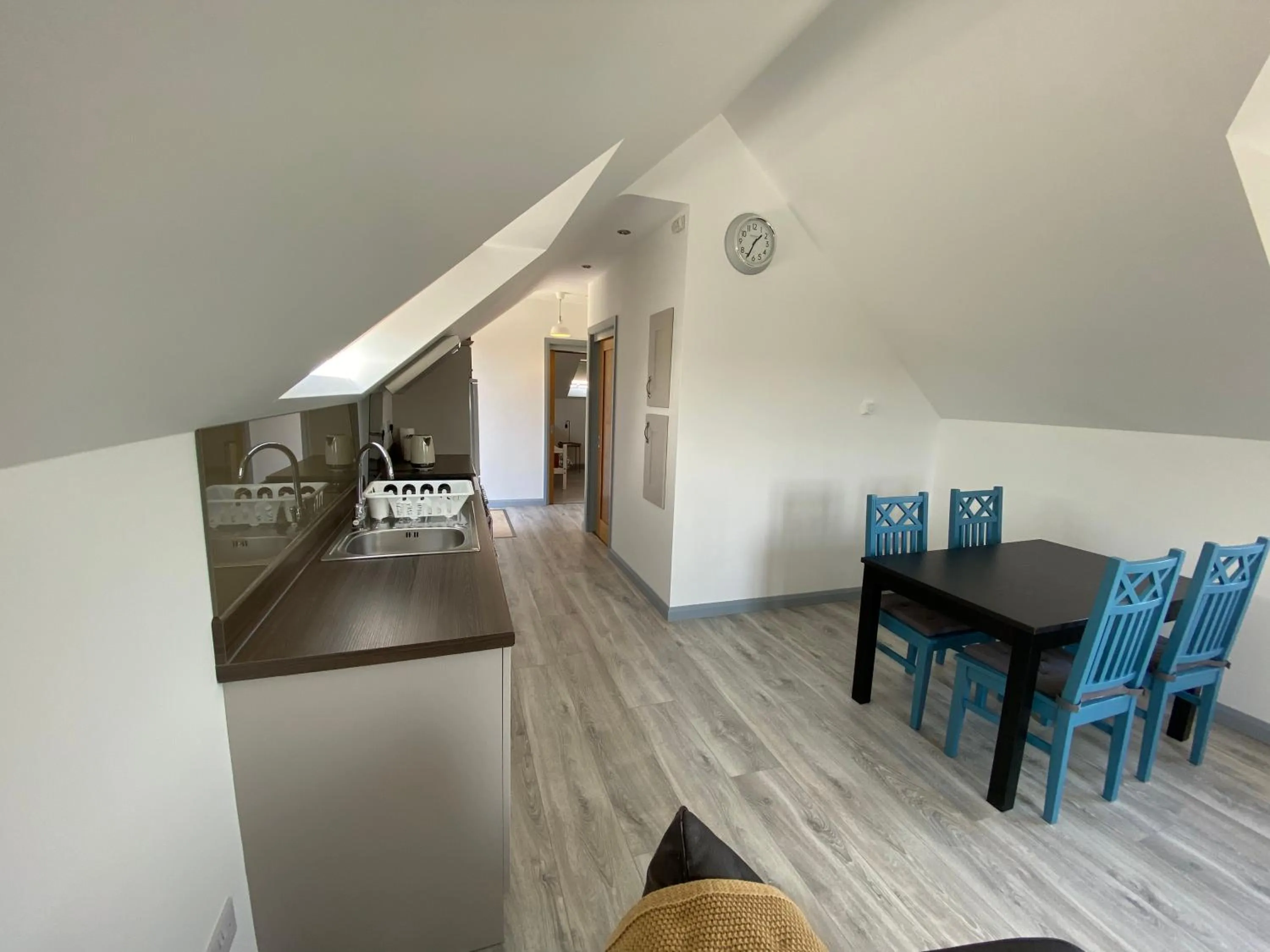 Kitchen or kitchenette in Hazel View Apartment