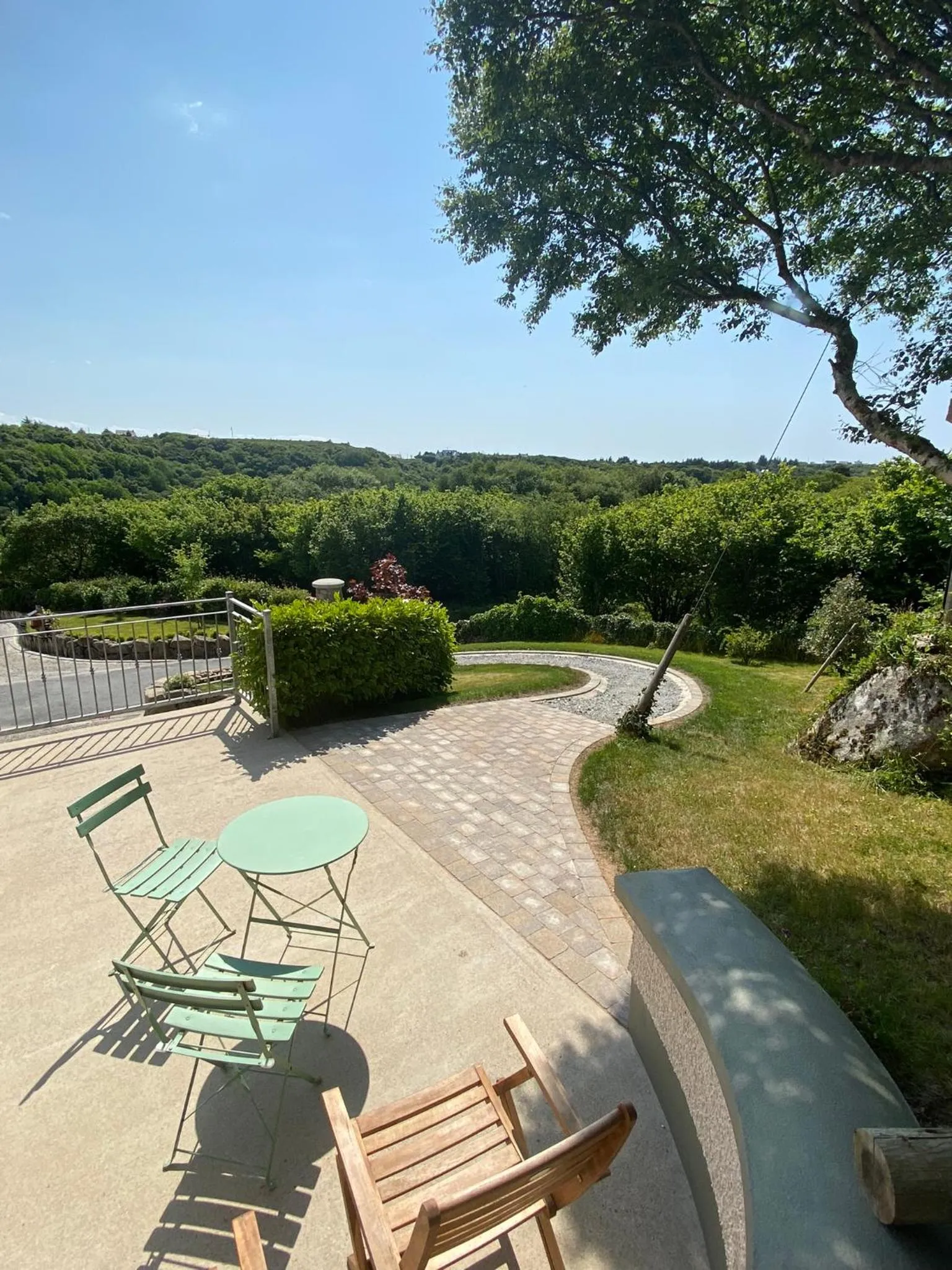 Natural landscape in Hazel View Apartment