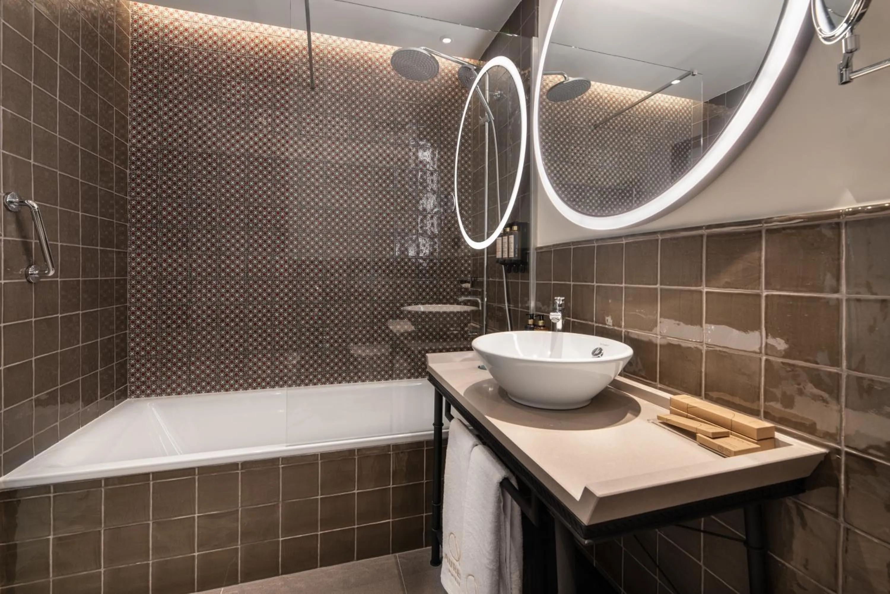 Bathroom in Áurea Toledo by Eurostars Hotel company