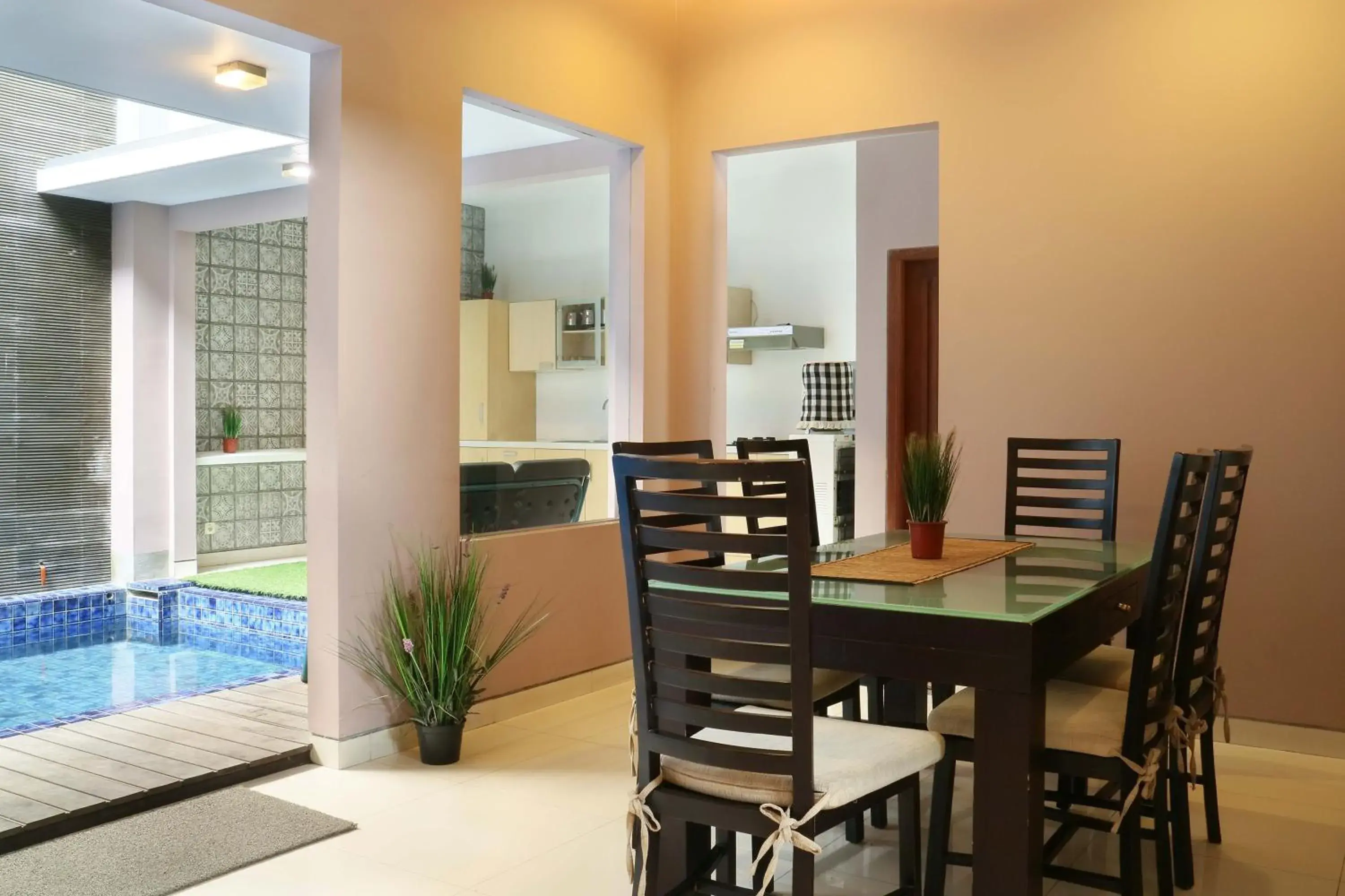 Pool view in Rumah Teteh - Plemburan Pool view in Rumah Teteh - Plemburan