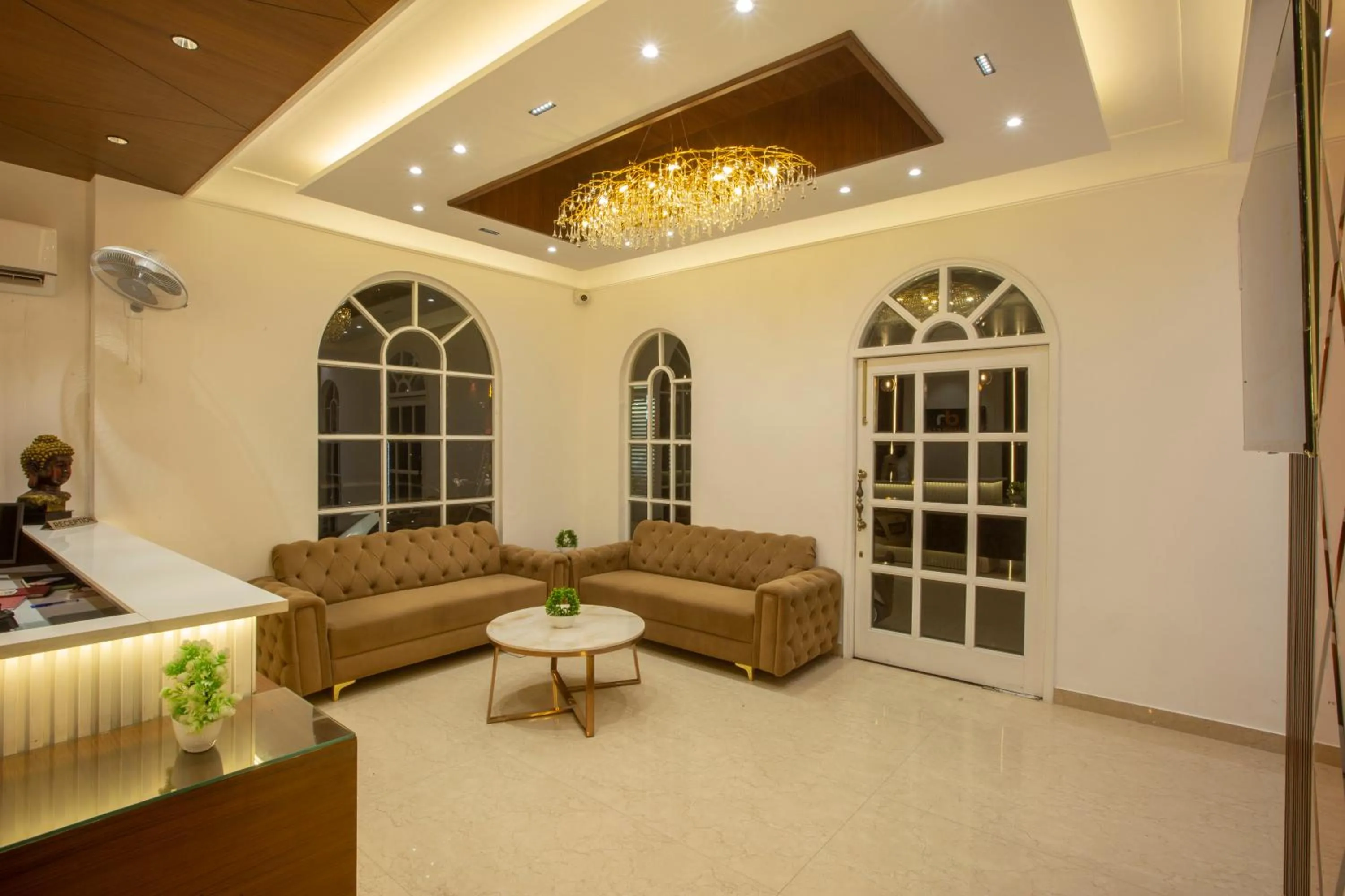 Lobby or reception in Regalia Grand By Delight Stay