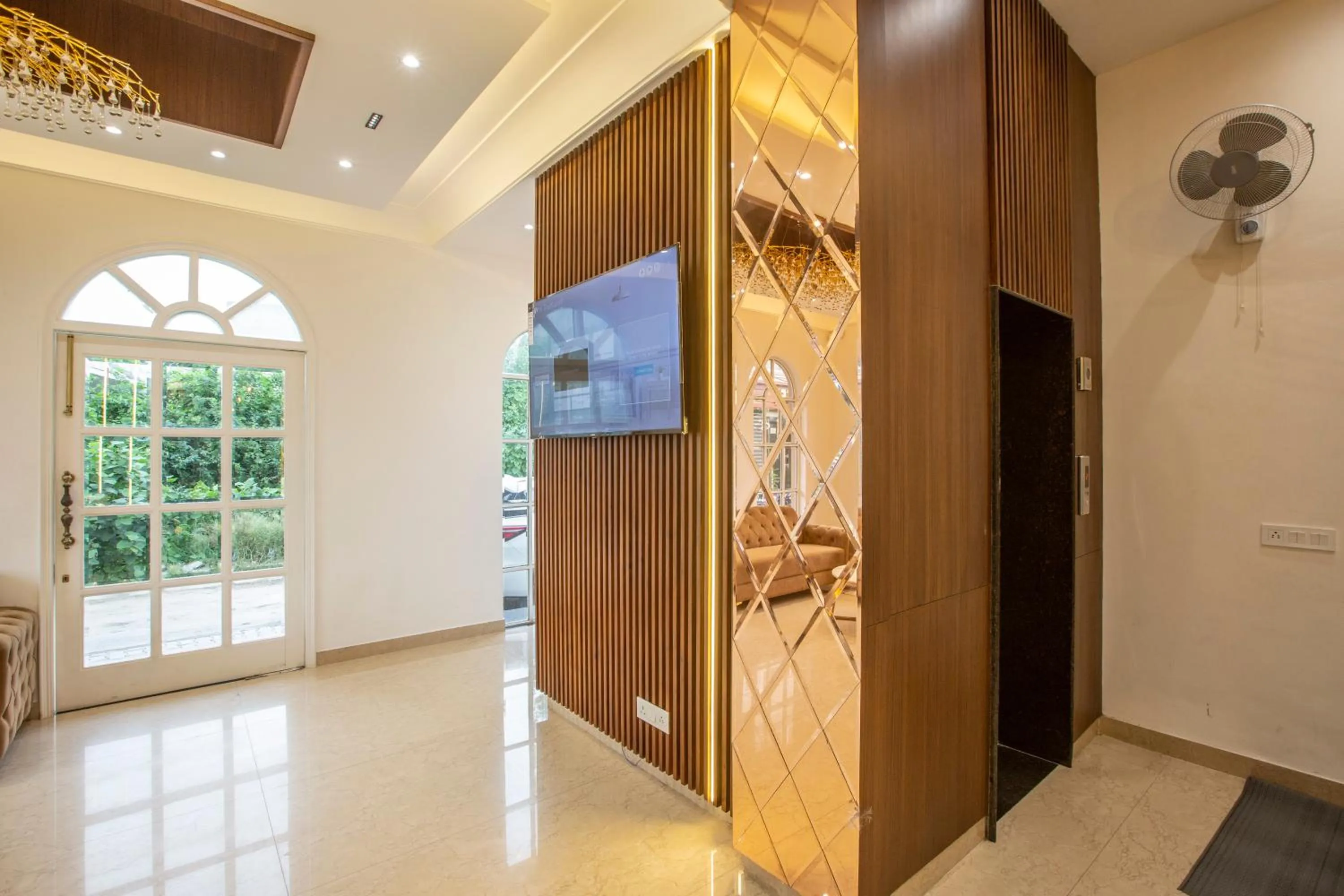 Lobby or reception in Regalia Grand By Delight Stay