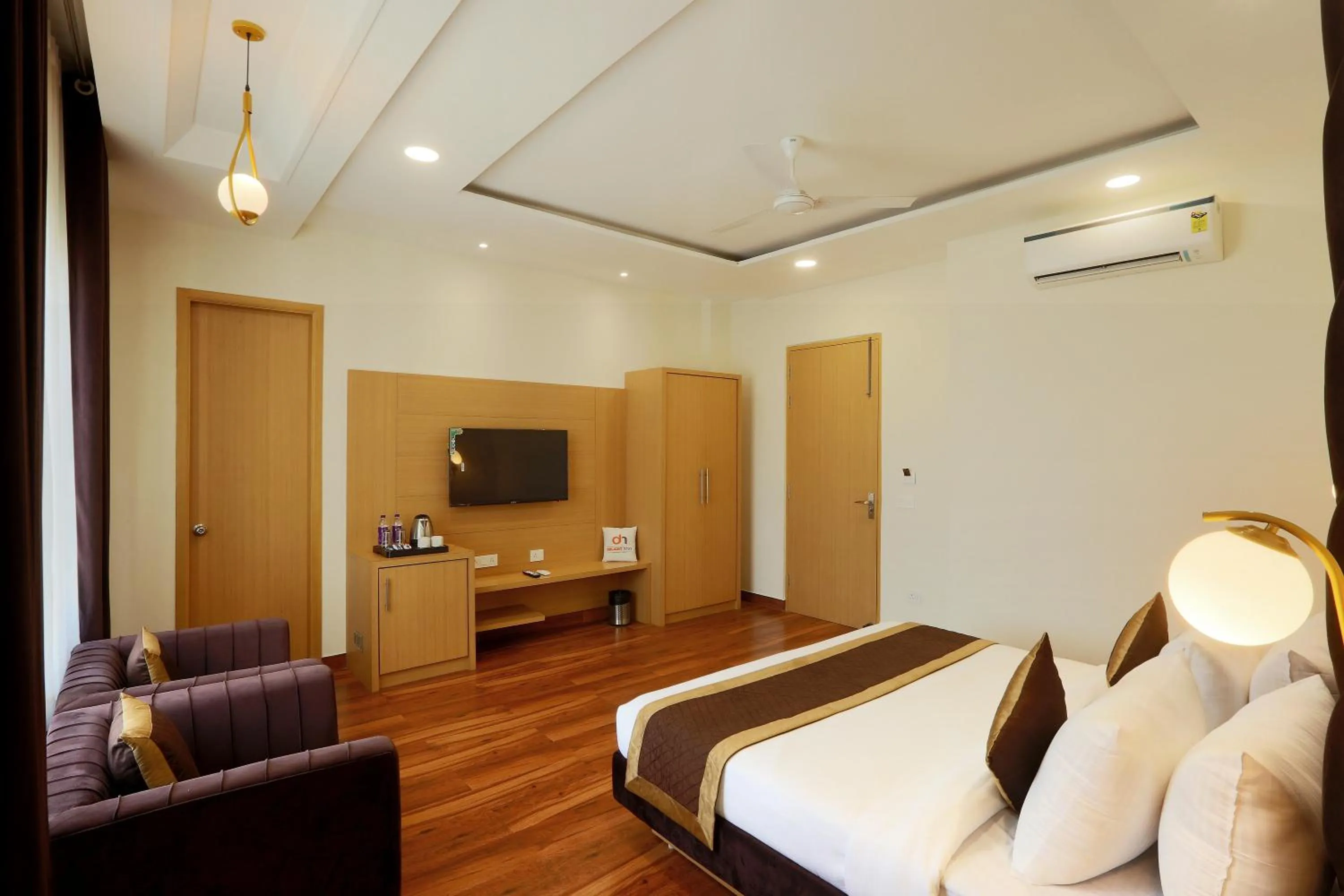 Bed in Regalia Grand By Delight Stay