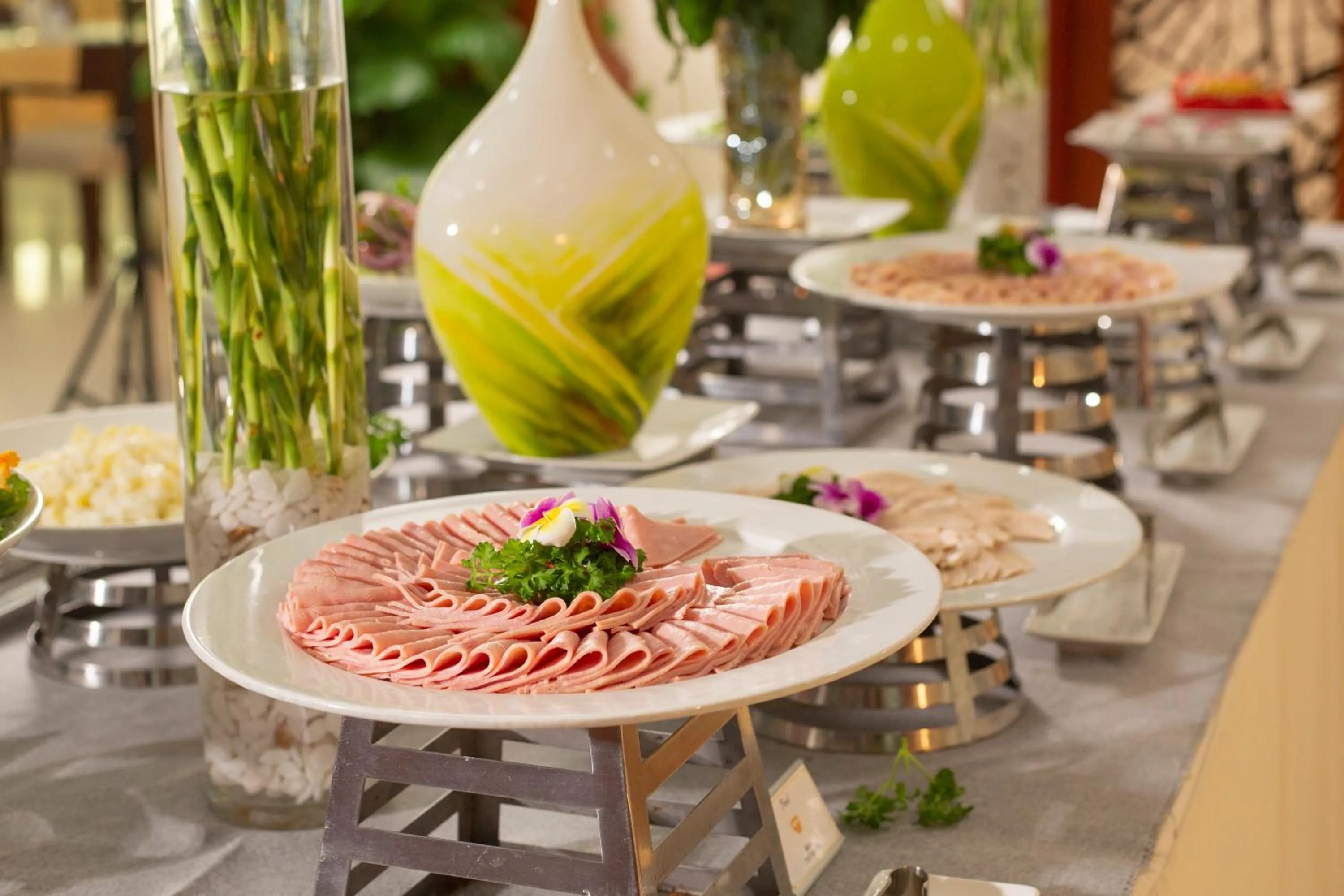 Restaurant/places to eat in SeaFront Hotel DaNang