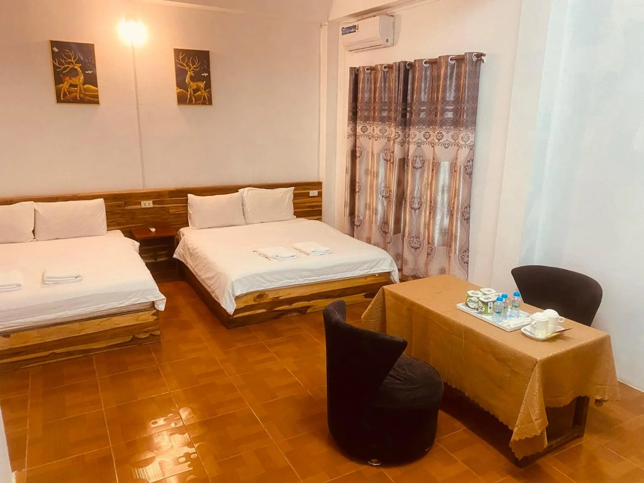 air conditioner, Bed in Vang Vieng Victory Hostel