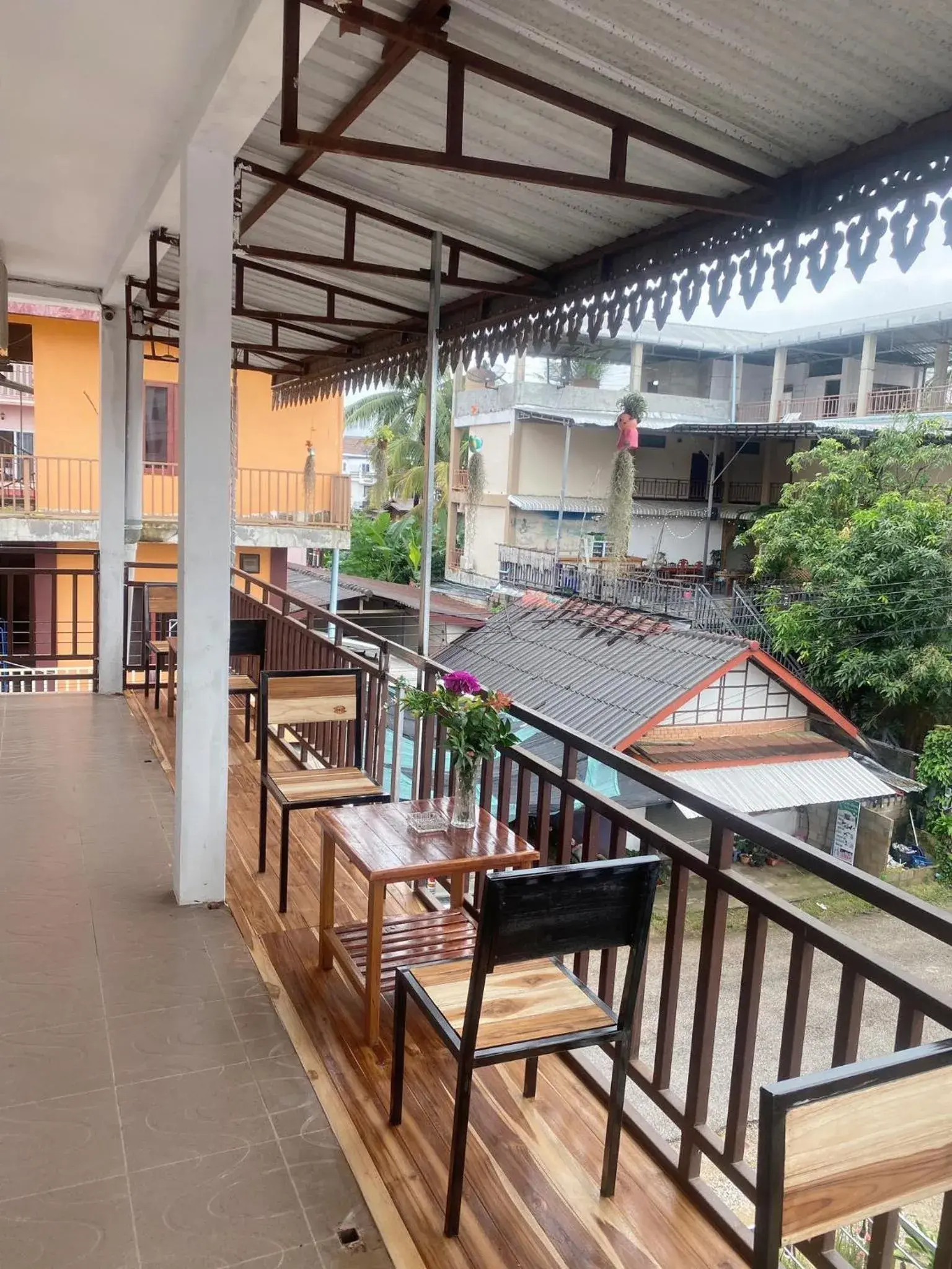 Property building in Vang Vieng Victory Hostel Property building in Vang Vieng Victory Hostel