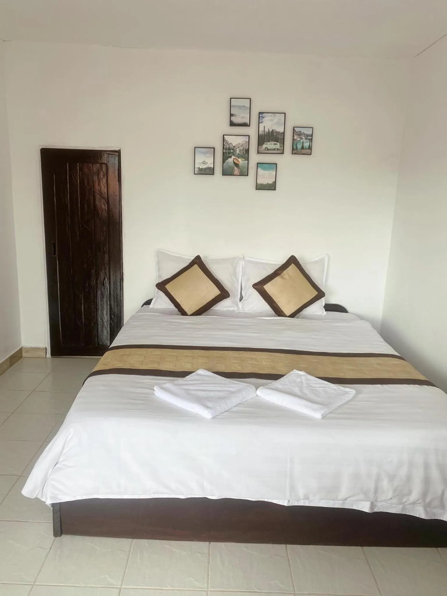 Property building, Bed in Vang Vieng Victory Hostel