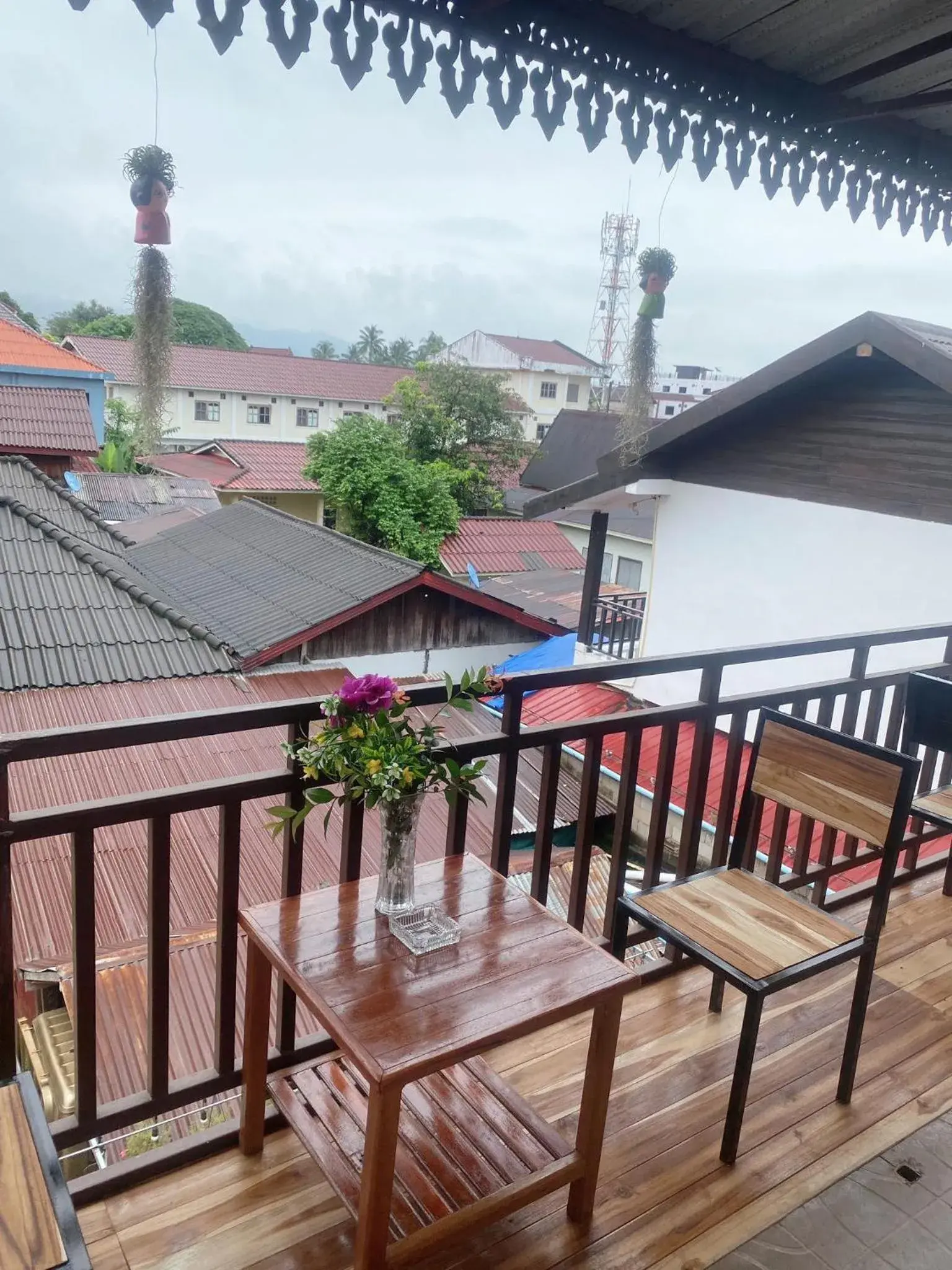 Property building in Vang Vieng Victory Hostel Property building in Vang Vieng Victory Hostel