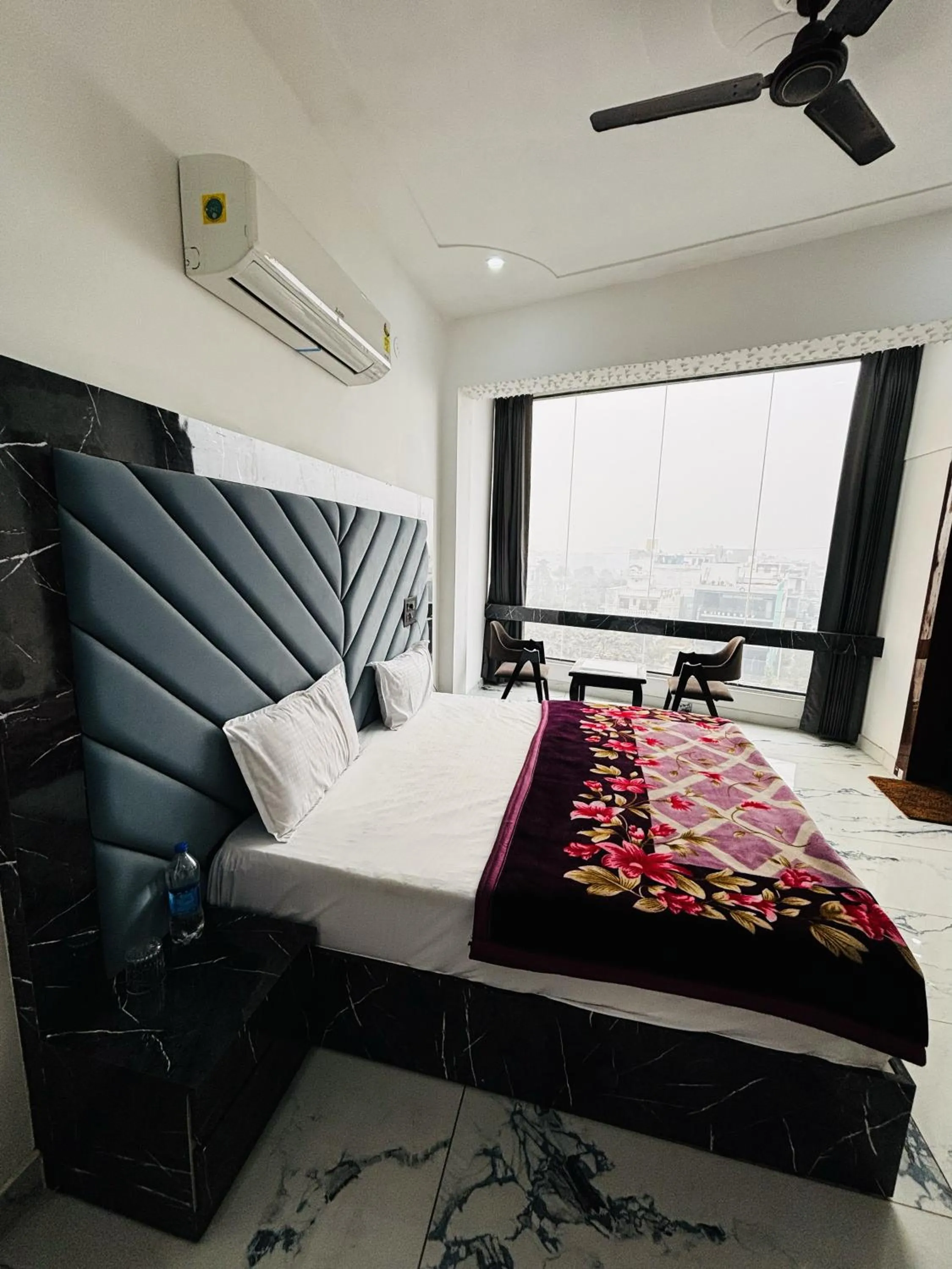 Bed in Hotel Amaresh
