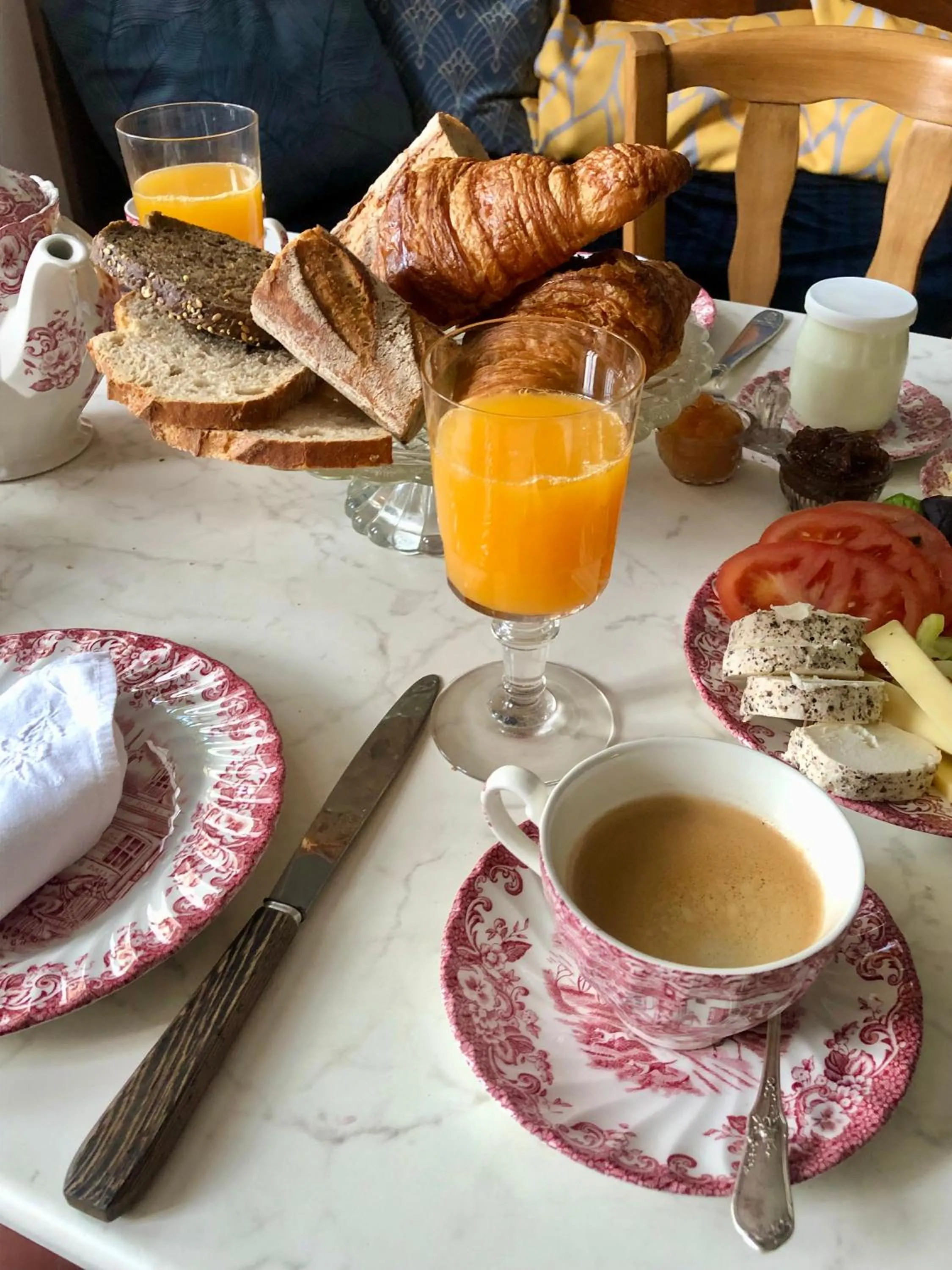 Breakfast in Maison et table d'hôtes Le Camélia Blanc