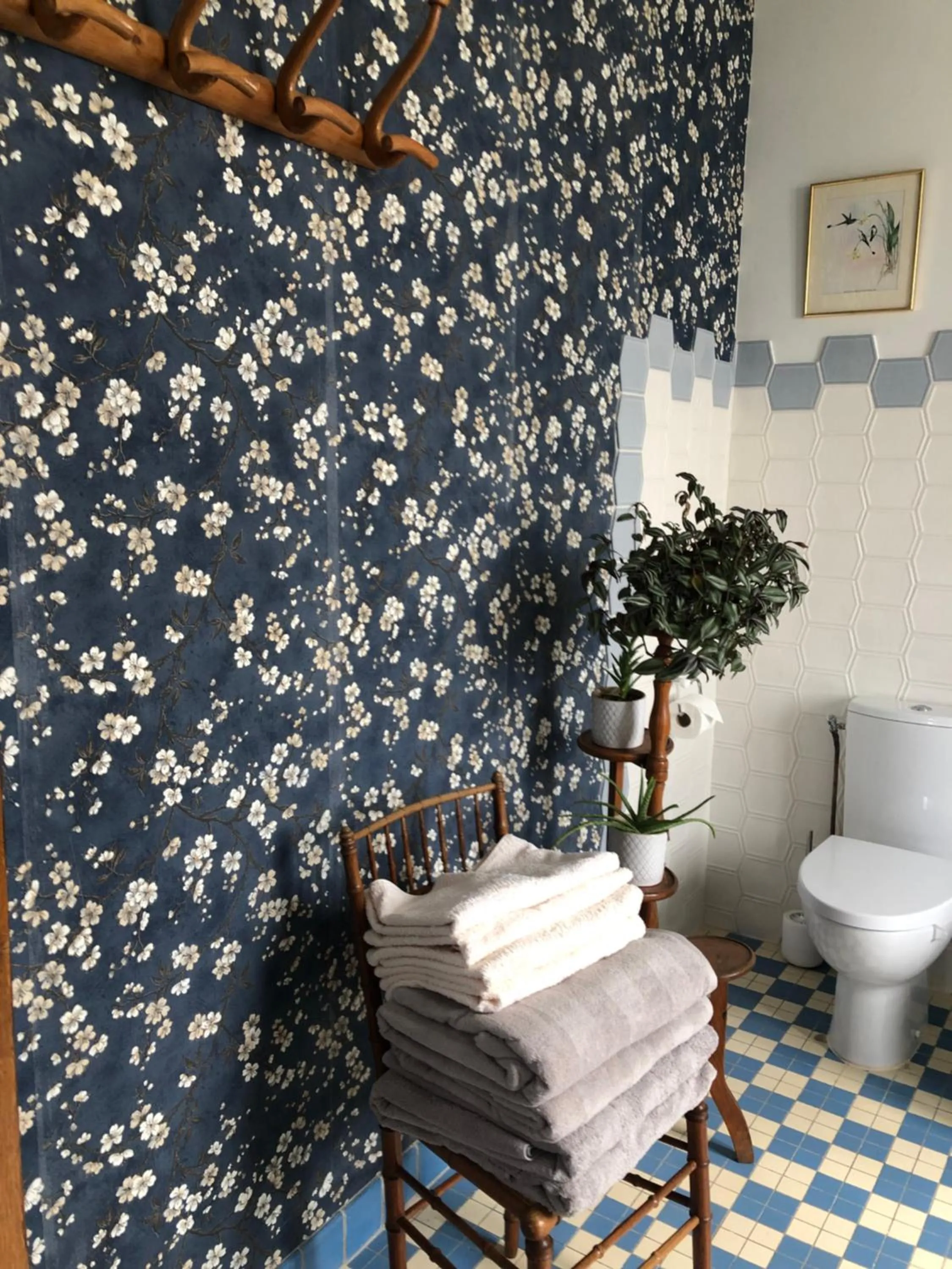 Bathroom in Maison et table d'hôtes Le Camélia Blanc