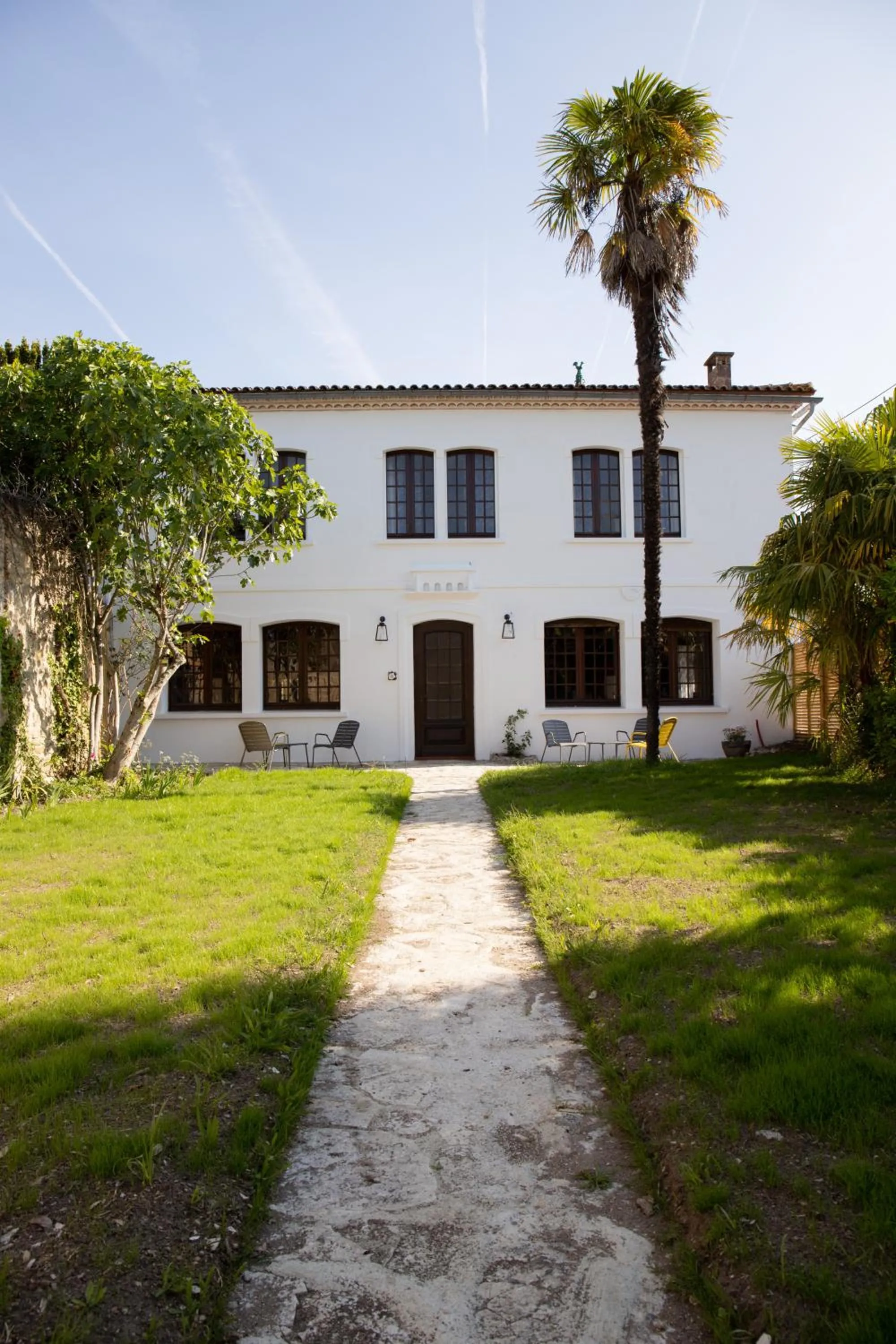 Property building in Maison et table d'hôtes Le Camélia Blanc