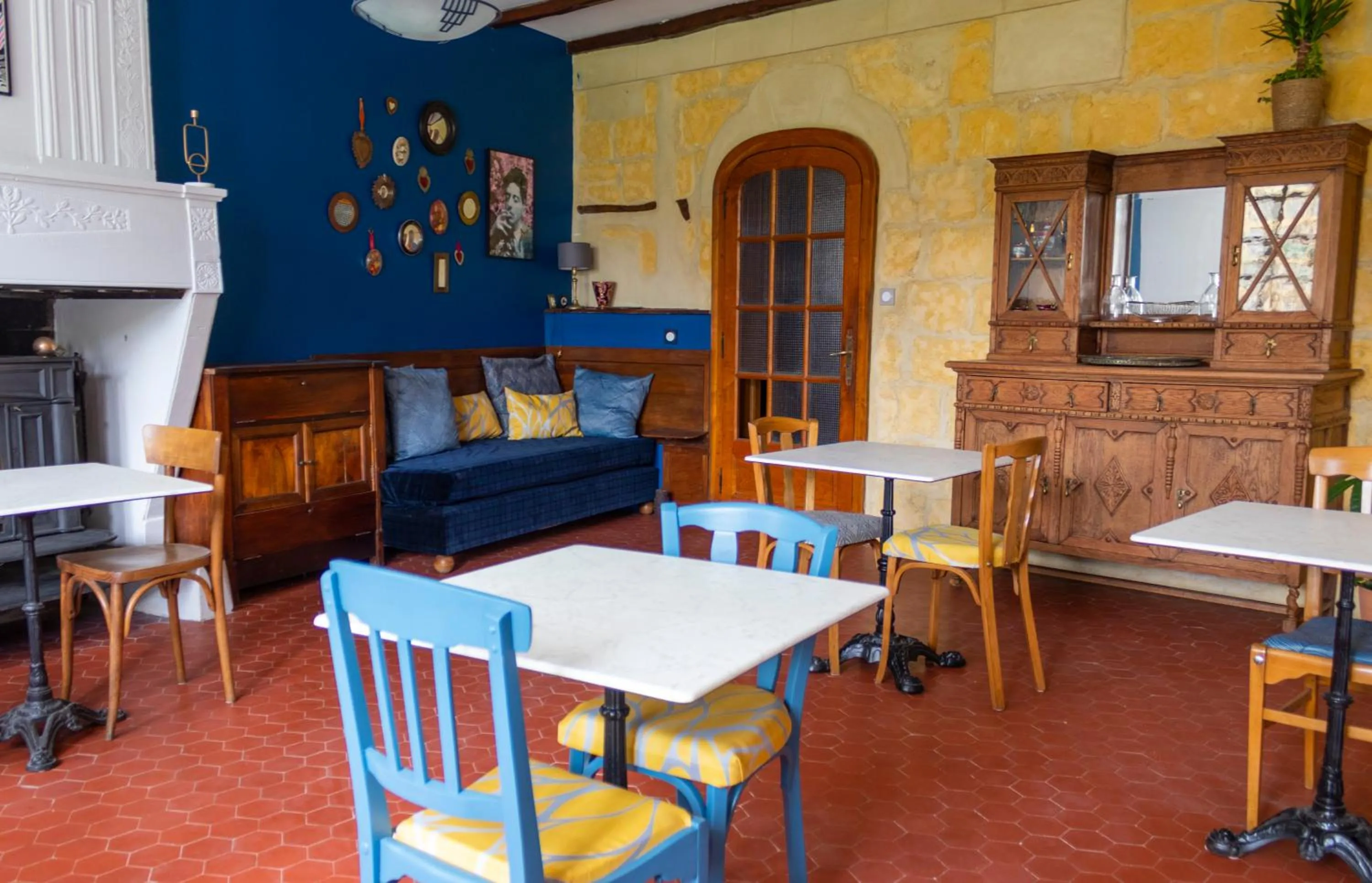 Living room in Maison et table d'hôtes Le Camélia Blanc
