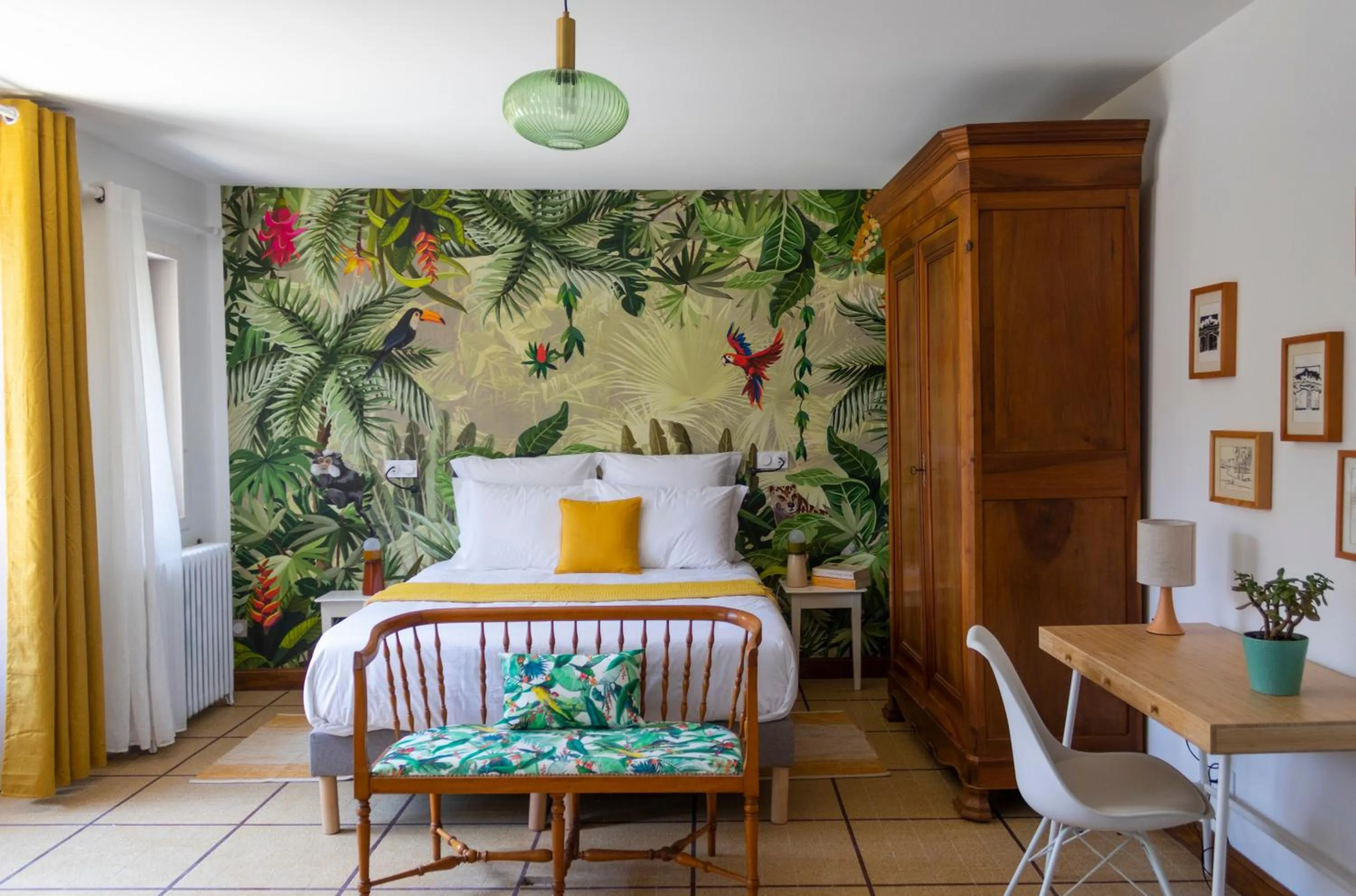 Bedroom, Bed in Maison et table d'hôtes Le Camélia Blanc