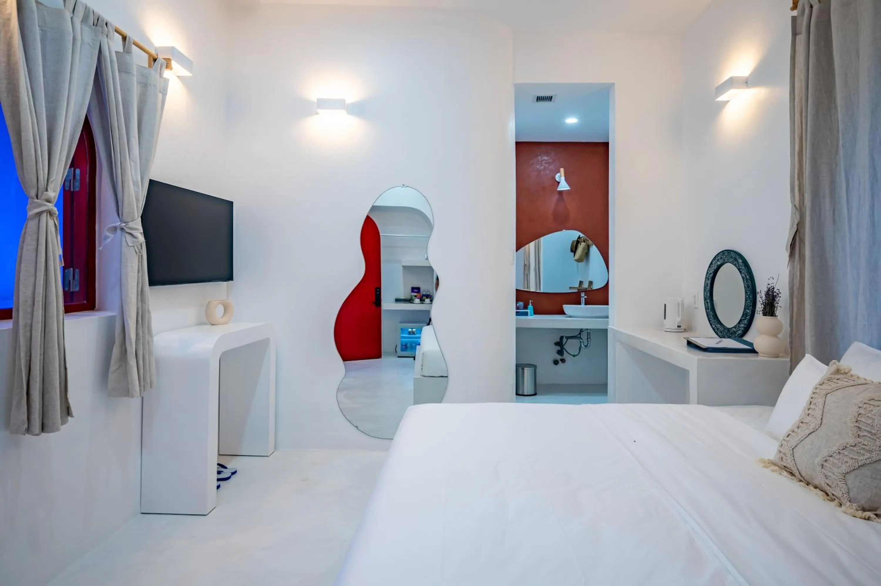 Bedroom in Happiness Hotel