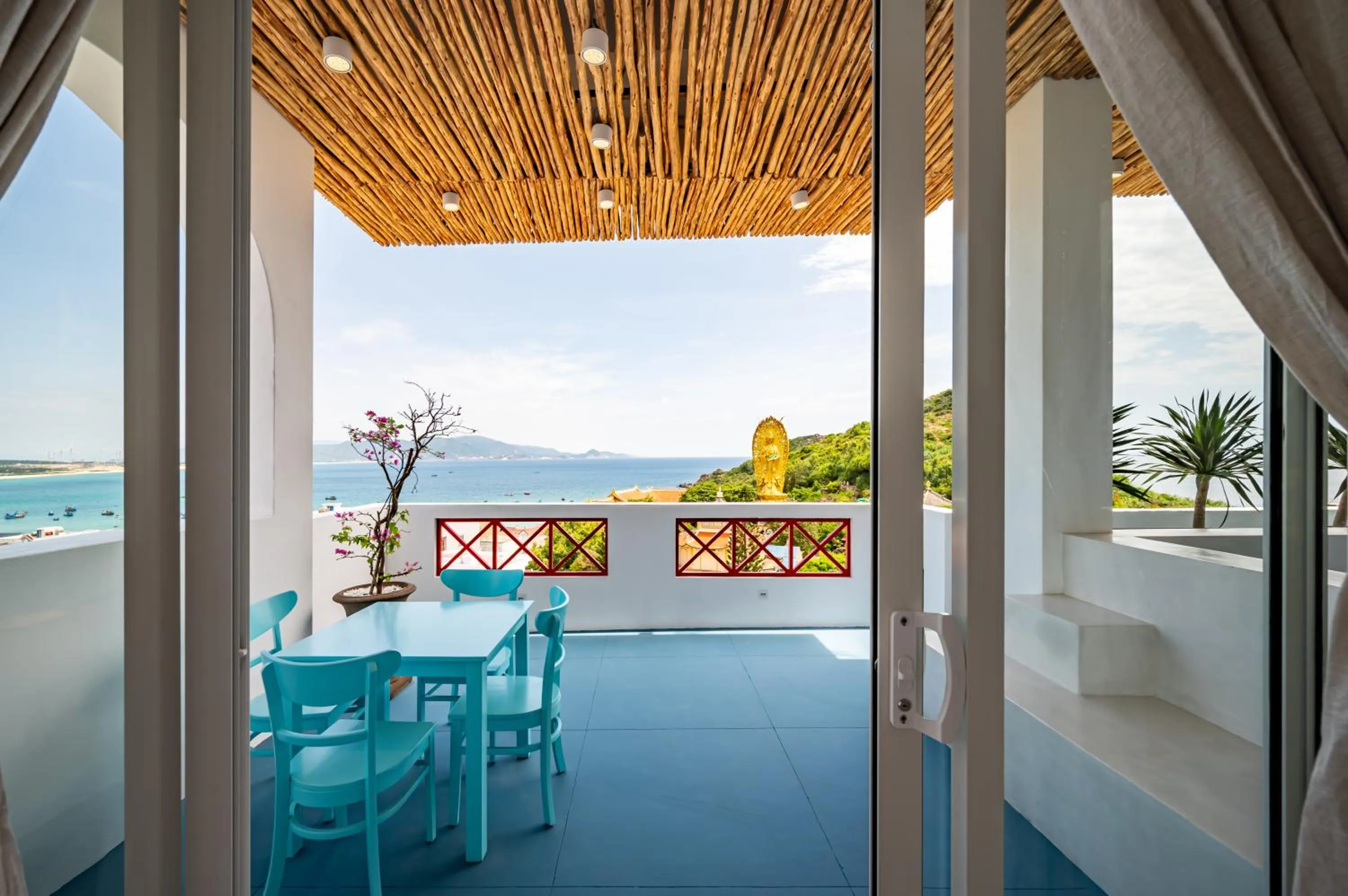 Day in Happiness Hotel