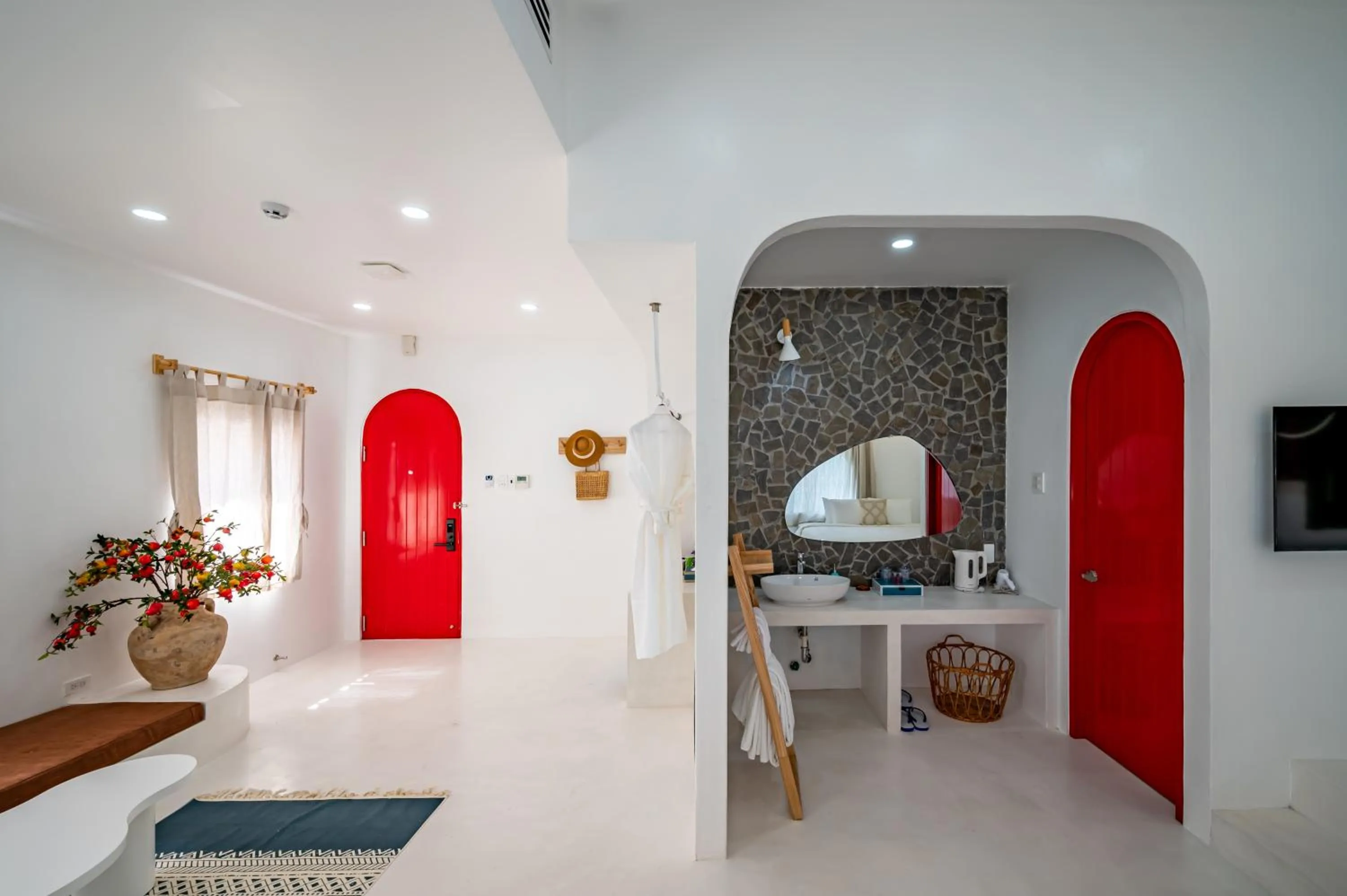 Photo of the whole room in Happiness Hotel