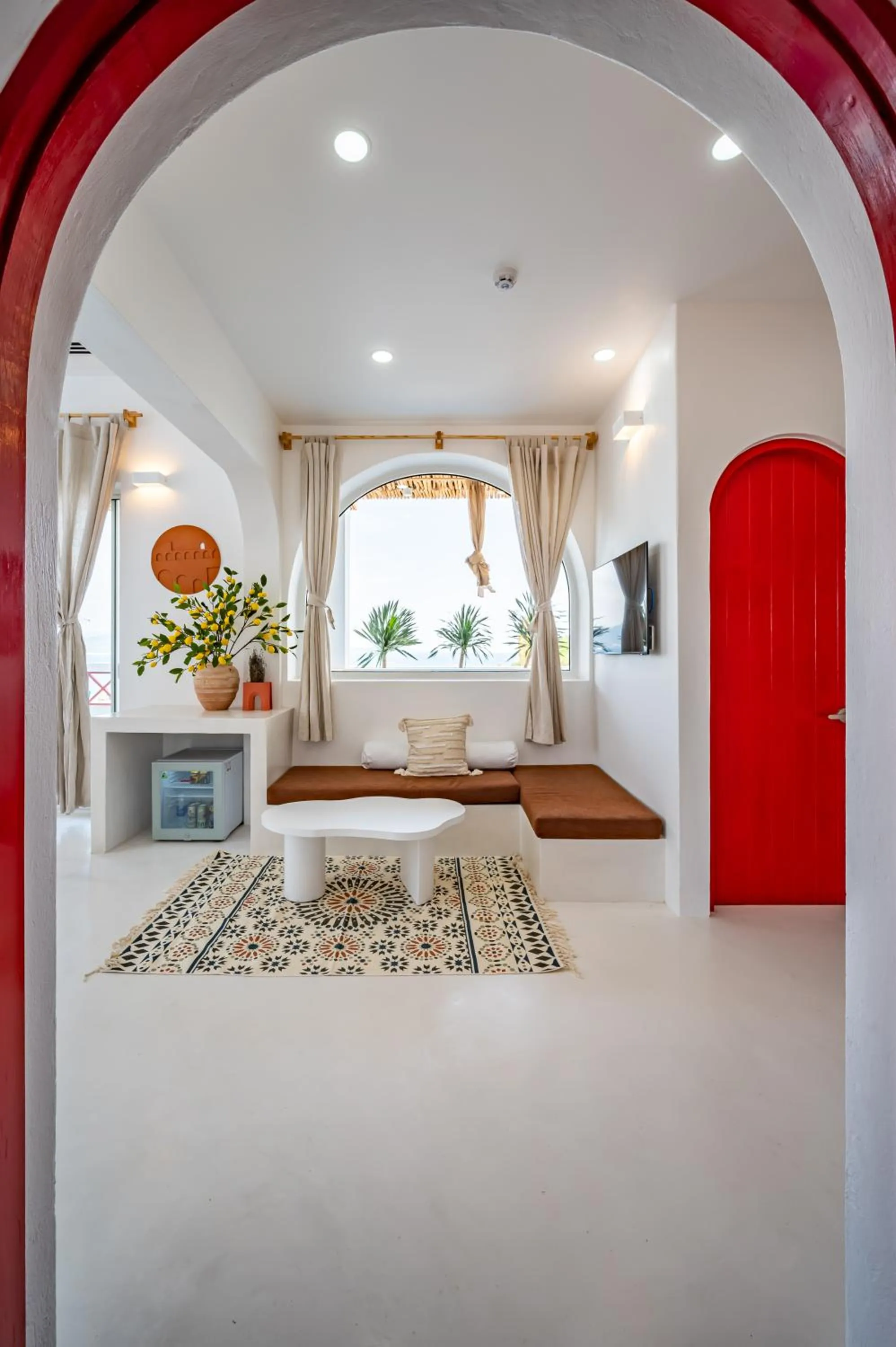 Kitchen or kitchenette in Happiness Hotel