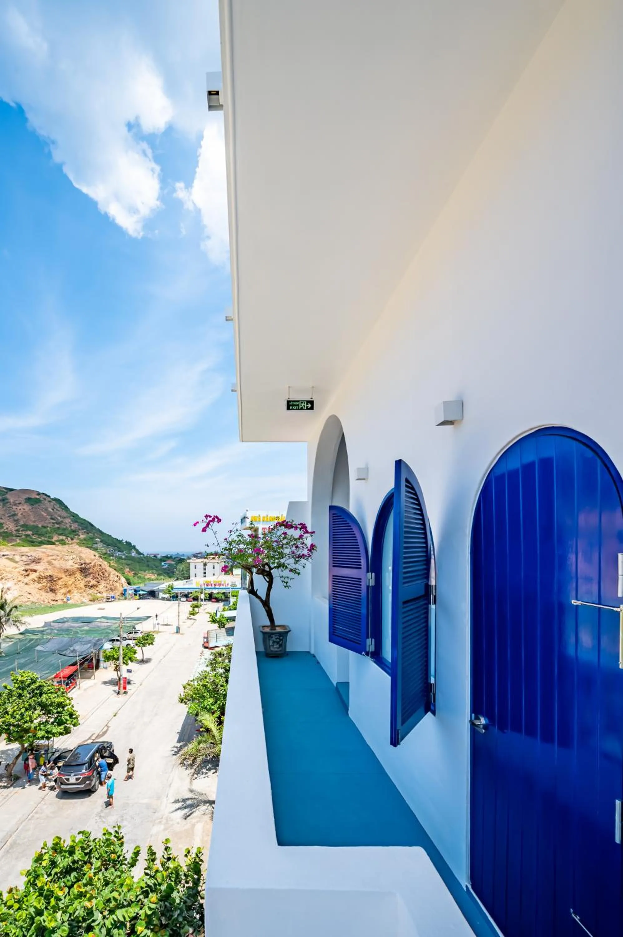 Property building in Happiness Hotel