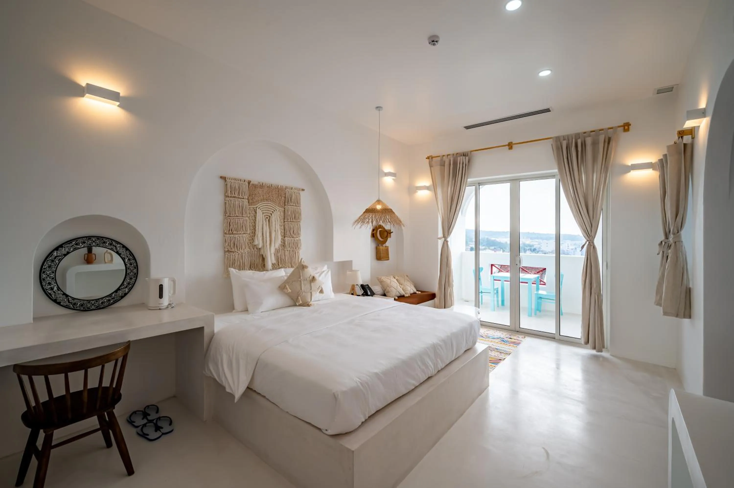 Photo of the whole room in Happiness Hotel