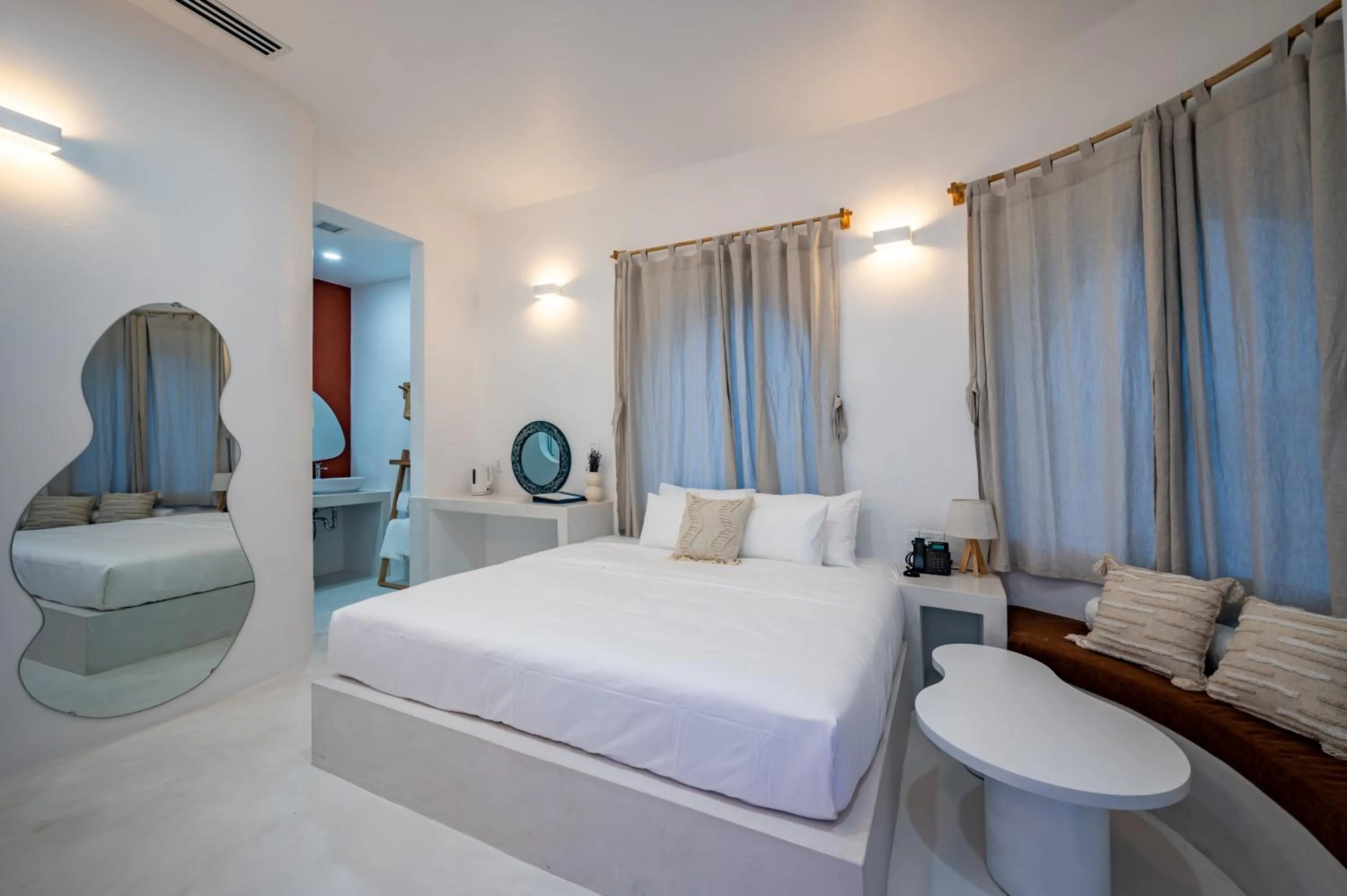 Photo of the whole room in Happiness Hotel