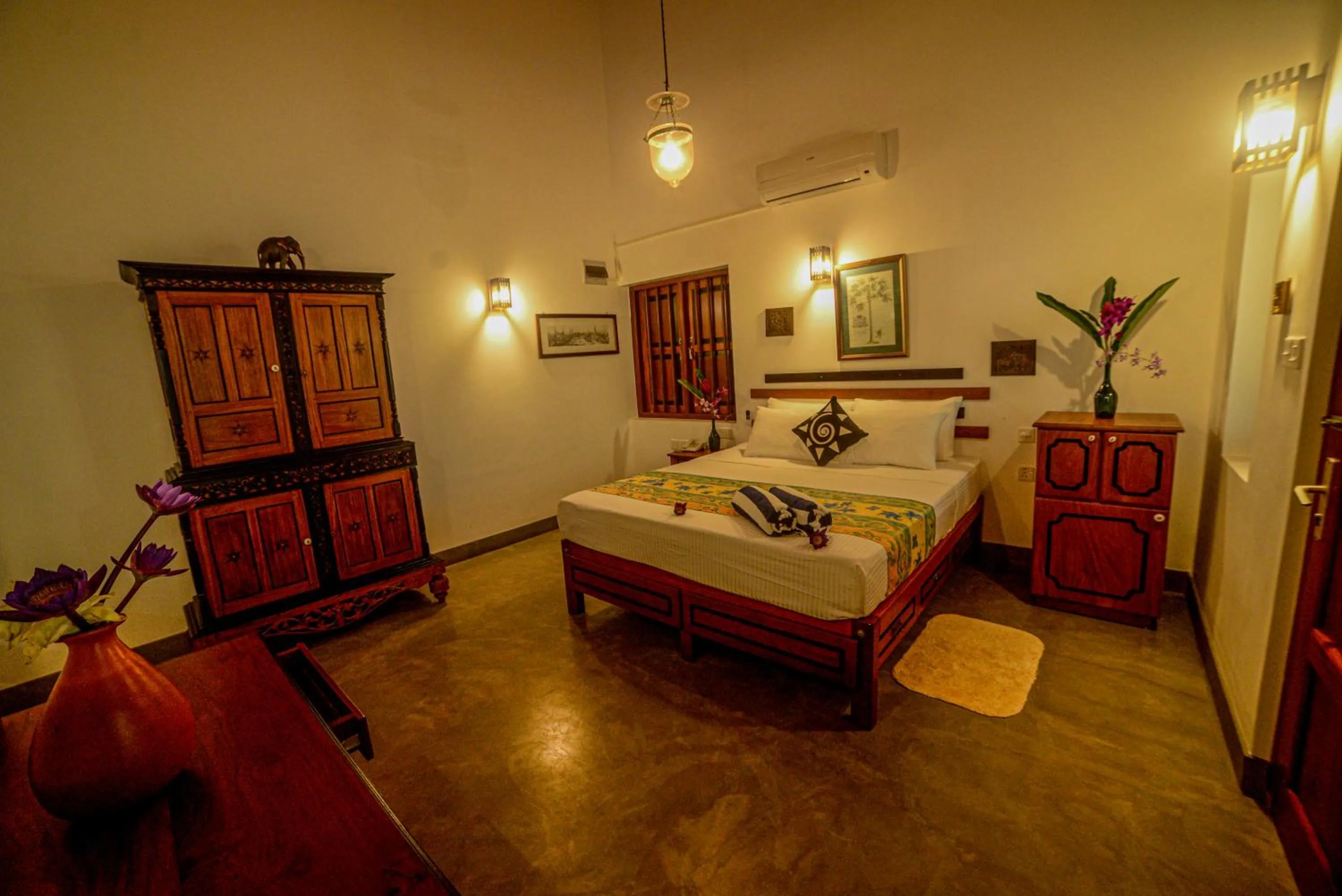 Photo of the whole room, Bed in Samudra Villa