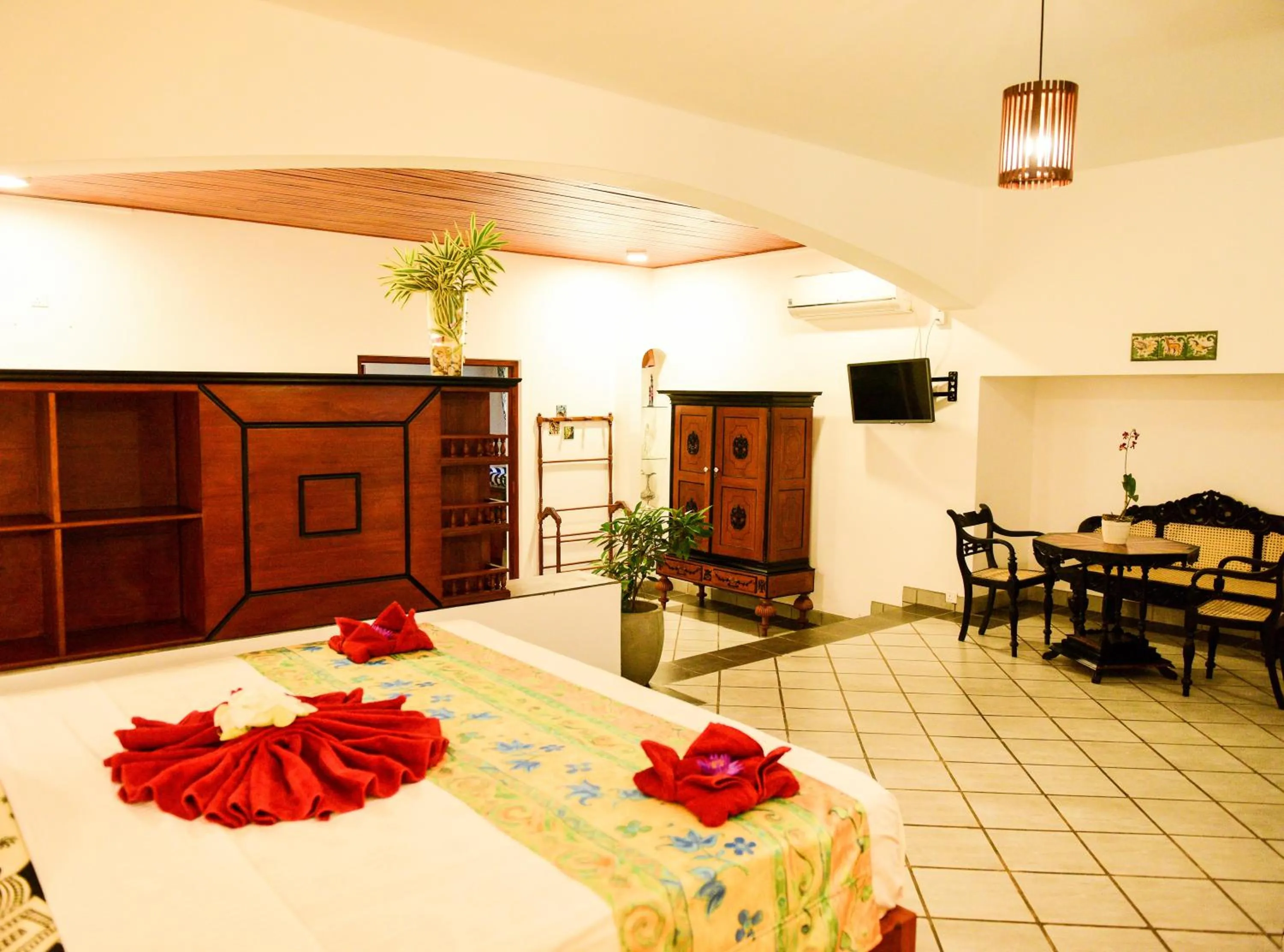 Property building, Bed in Samudra Villa