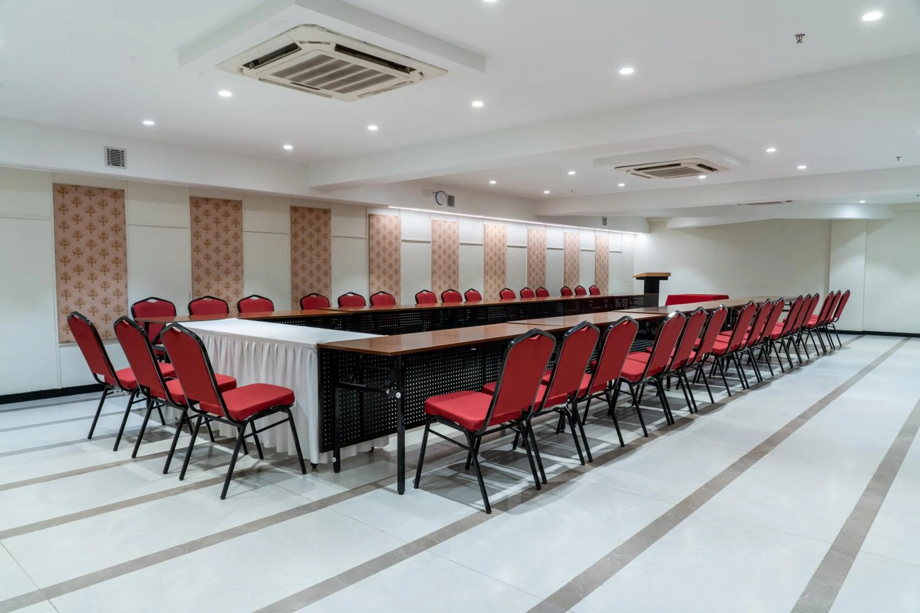 Meeting/conference room in Shilton Dee Cee