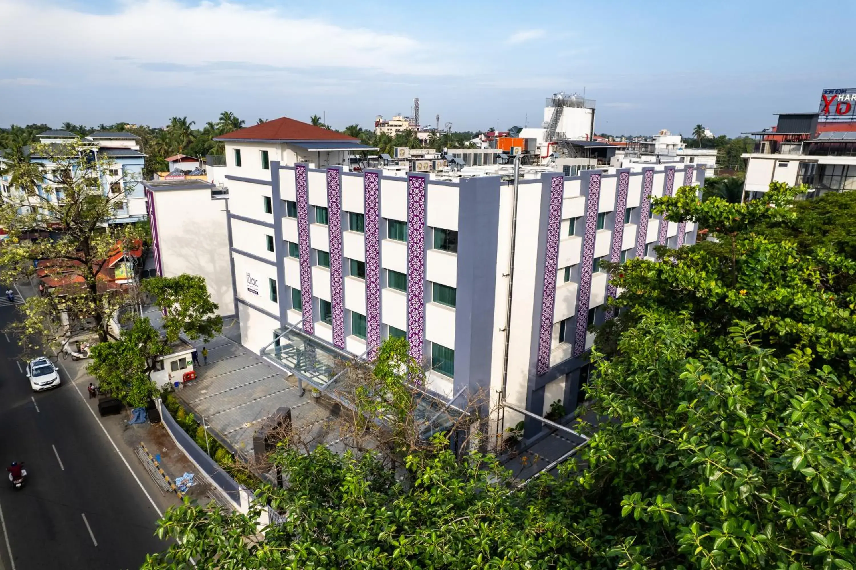 Property building in Lilac Hotel Guruvayur Property building in Lilac Hotel Guruvayur