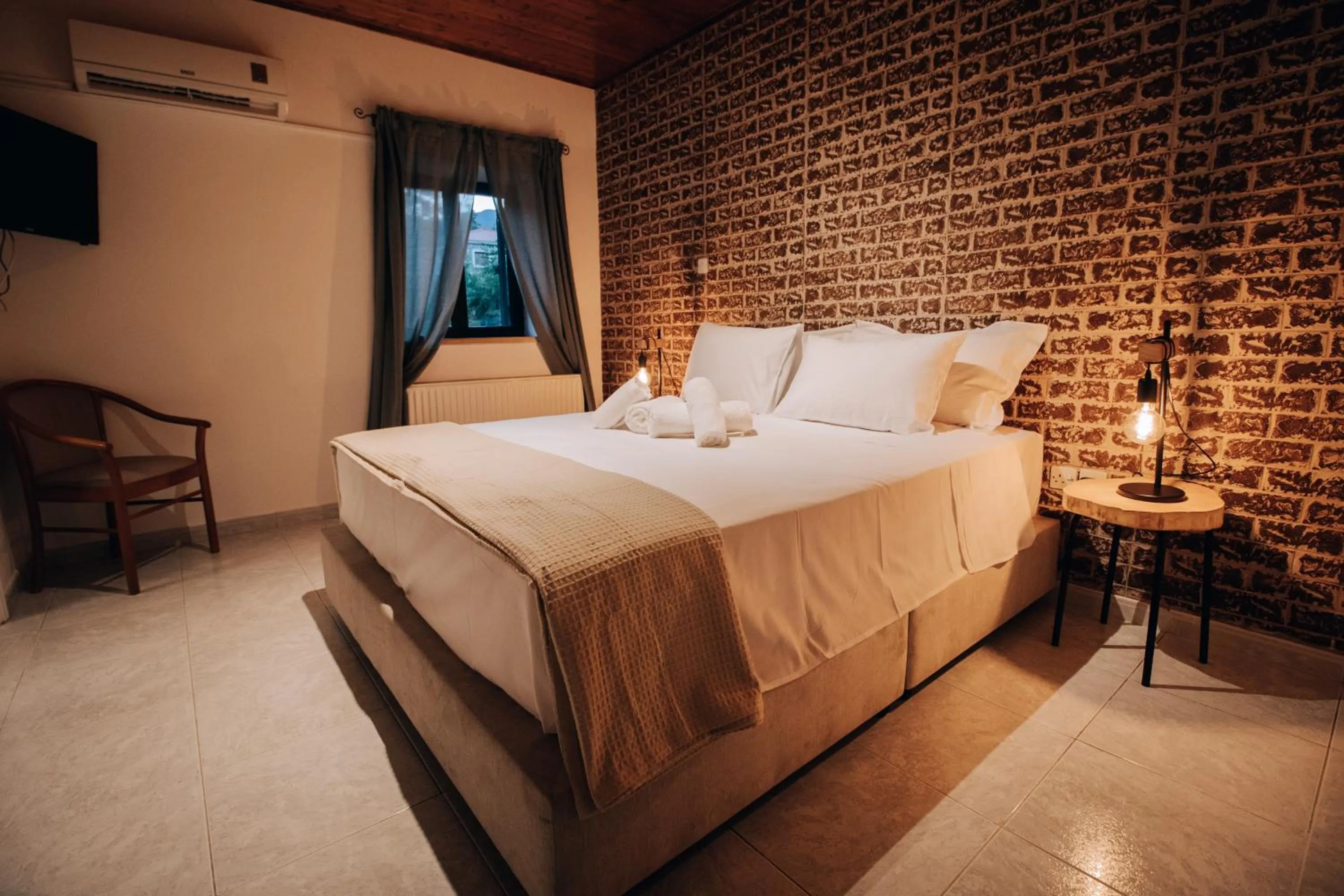 Bed in Pine View Boutique Hotel Adults Only