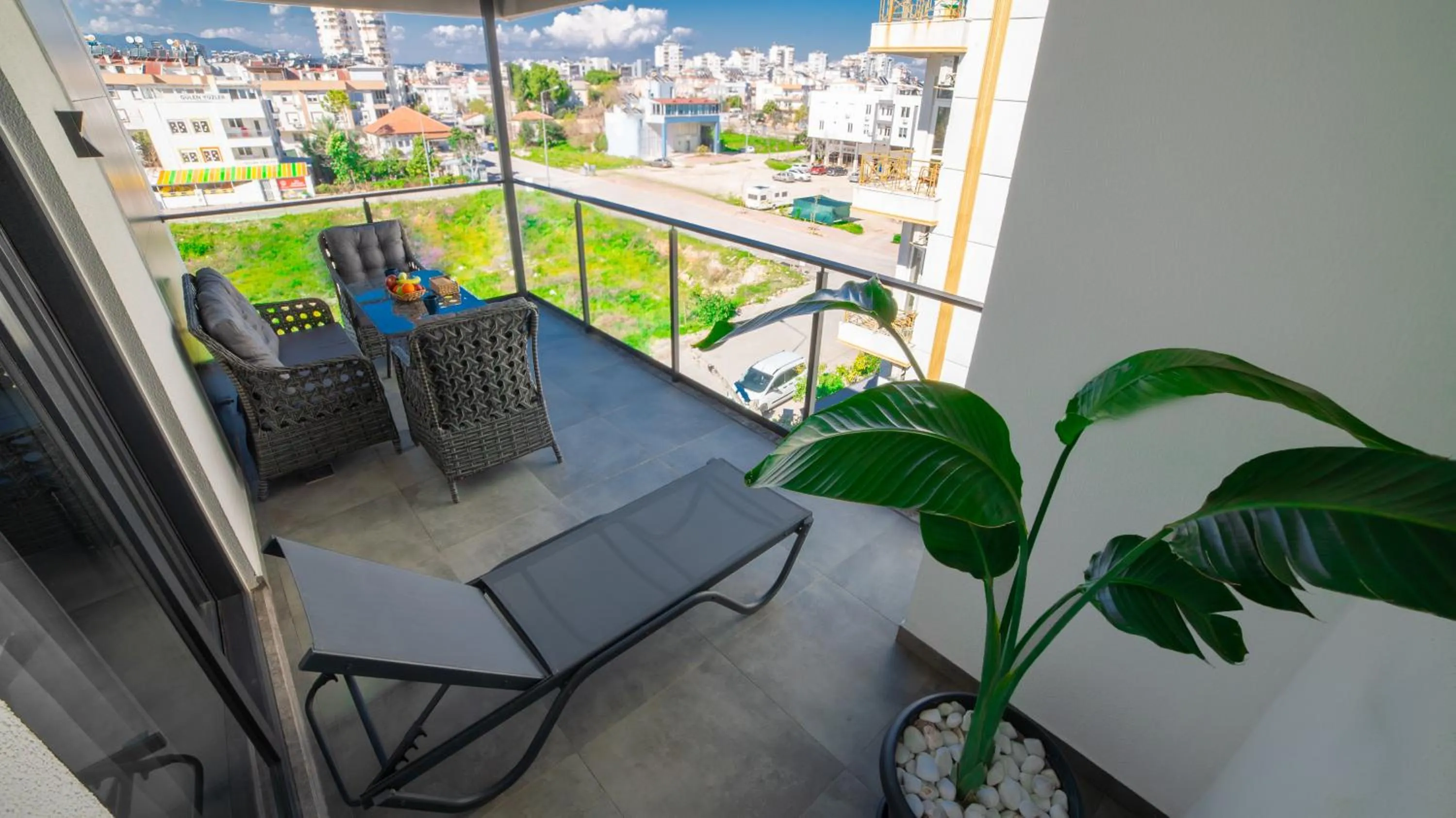 City view in Stile Suite Marine Hotel