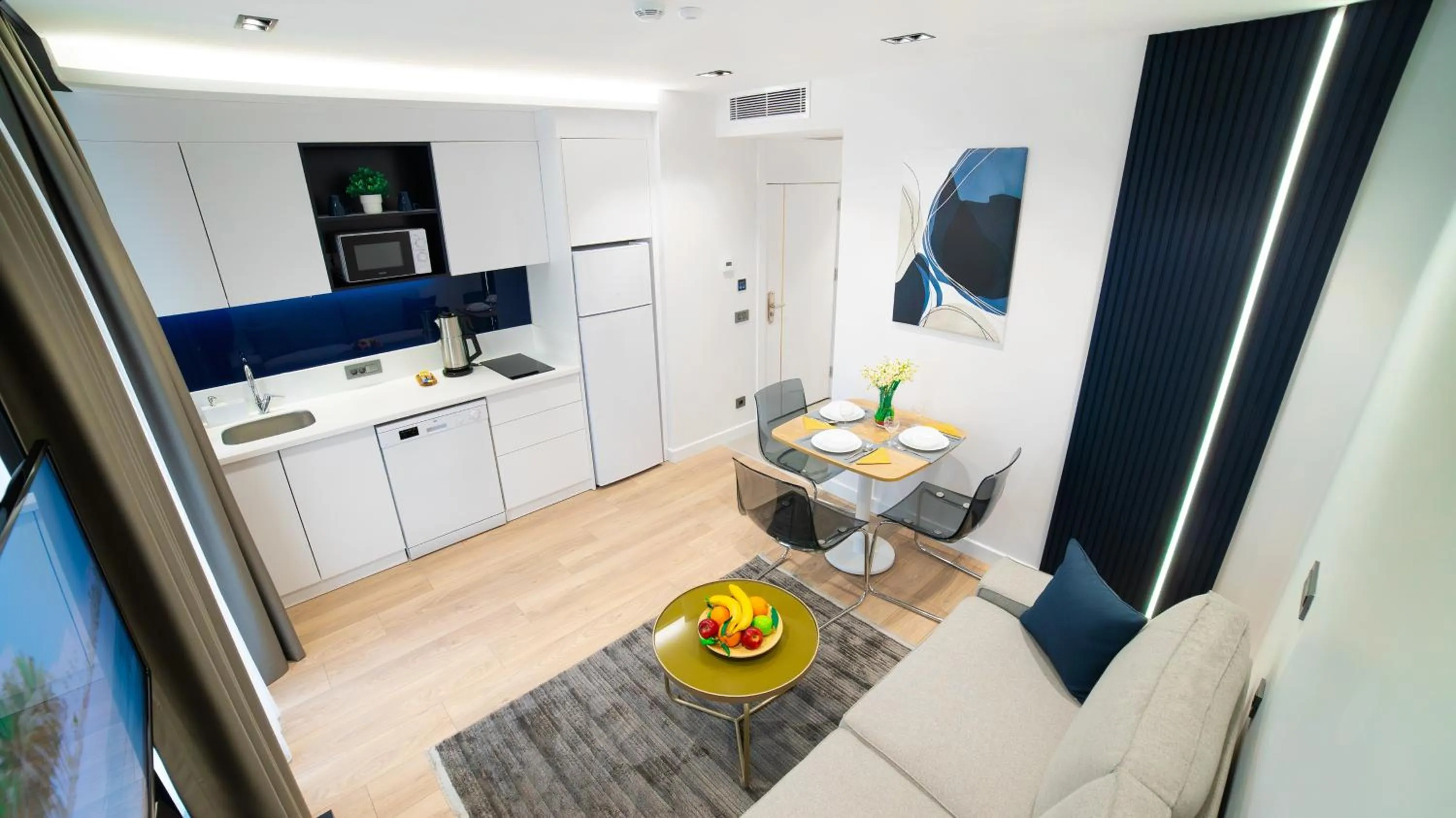 Seating area in Stile Suite Marine Hotel