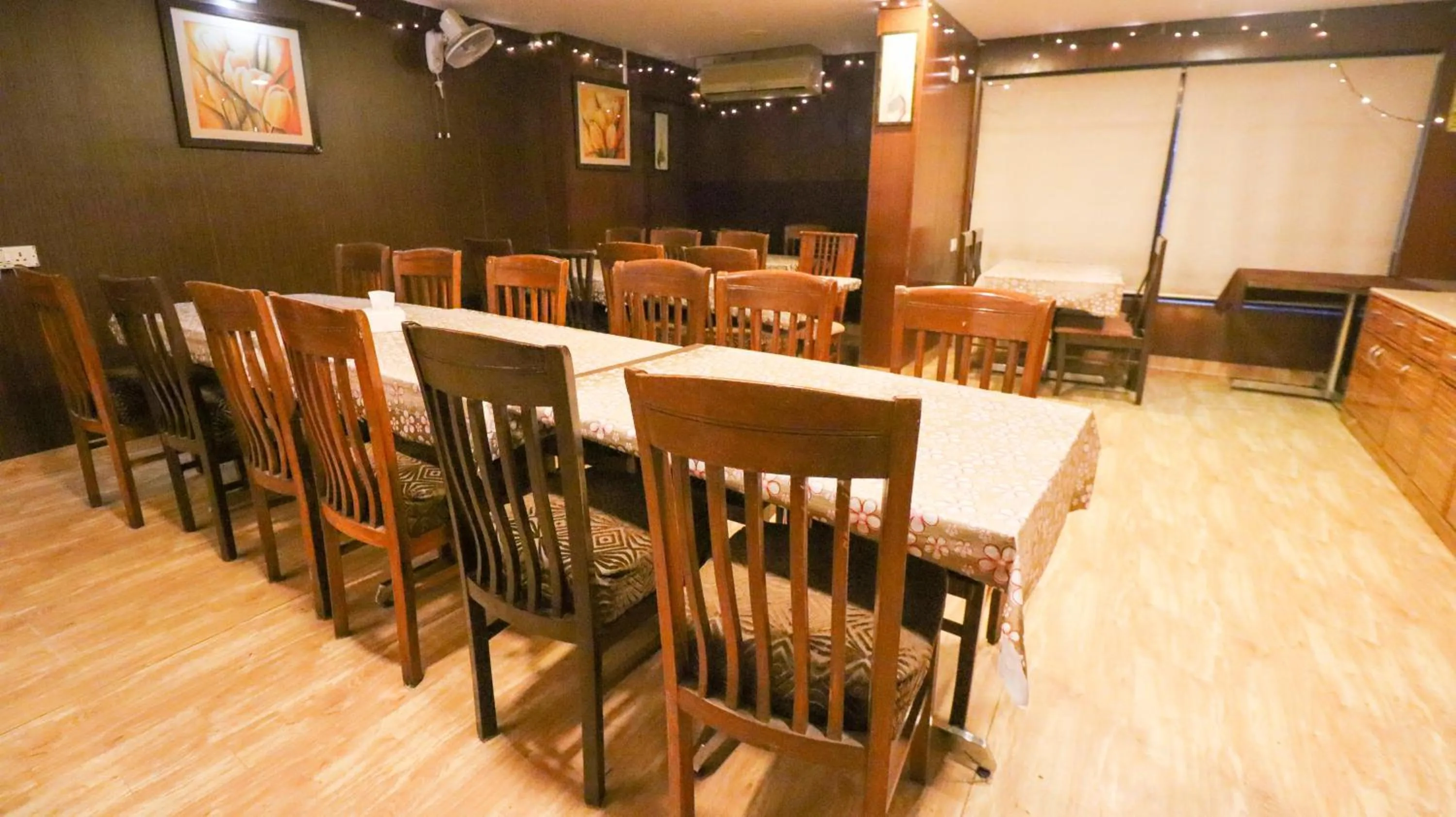 Restaurant/places to eat in Tuliip Residency