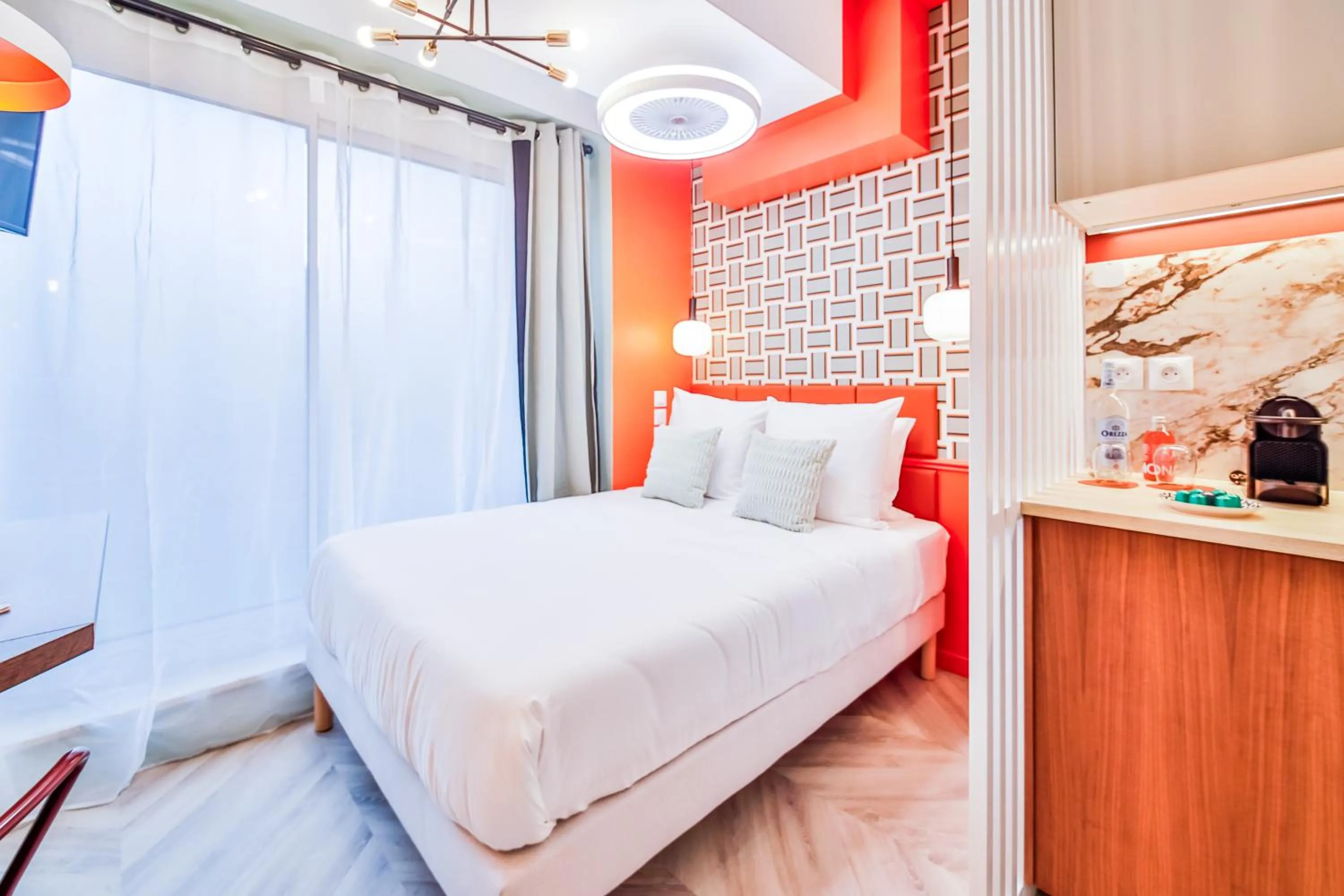 Bed in WS Molitor - Auteuil