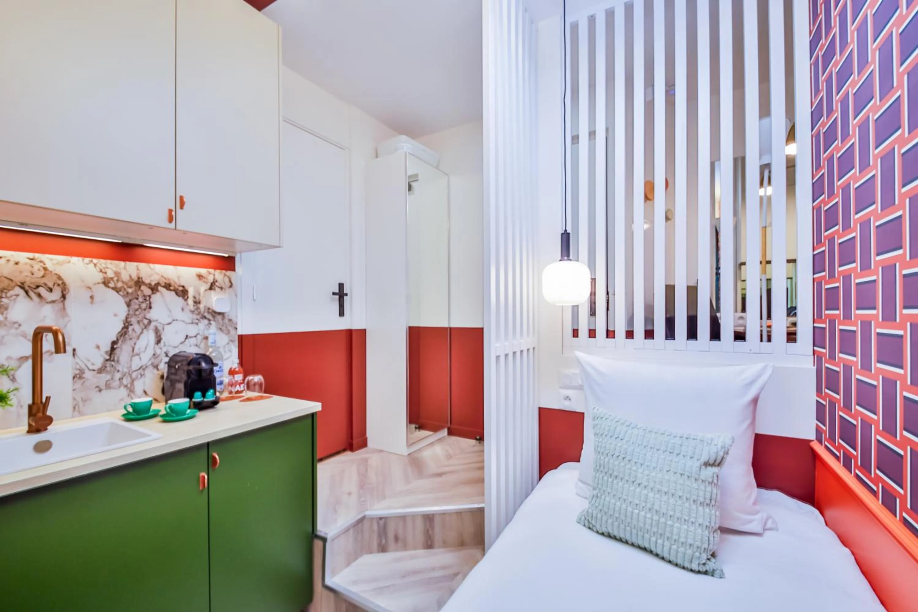 Bed in WS Molitor - Auteuil