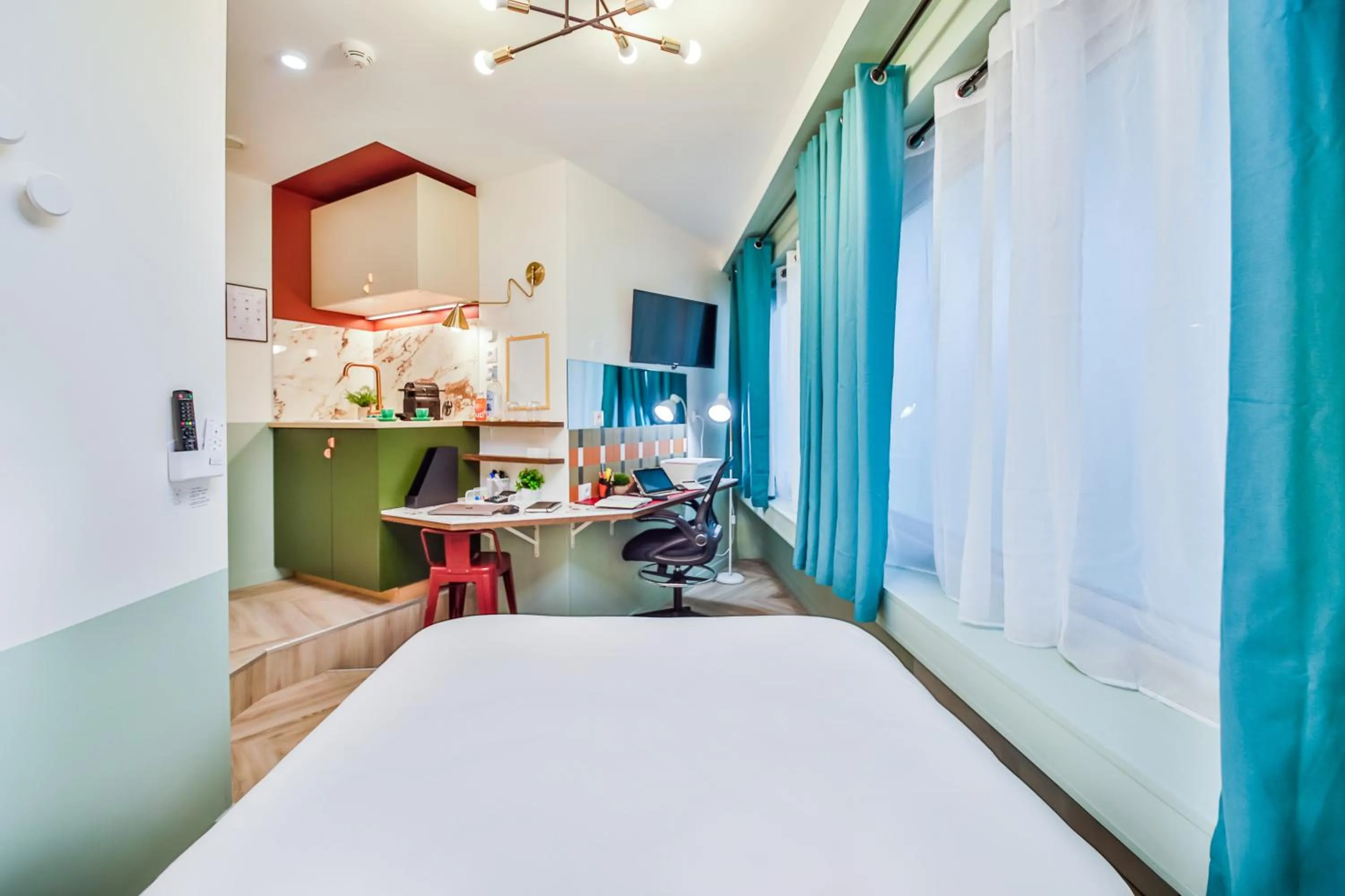 Bed in WS Molitor - Auteuil