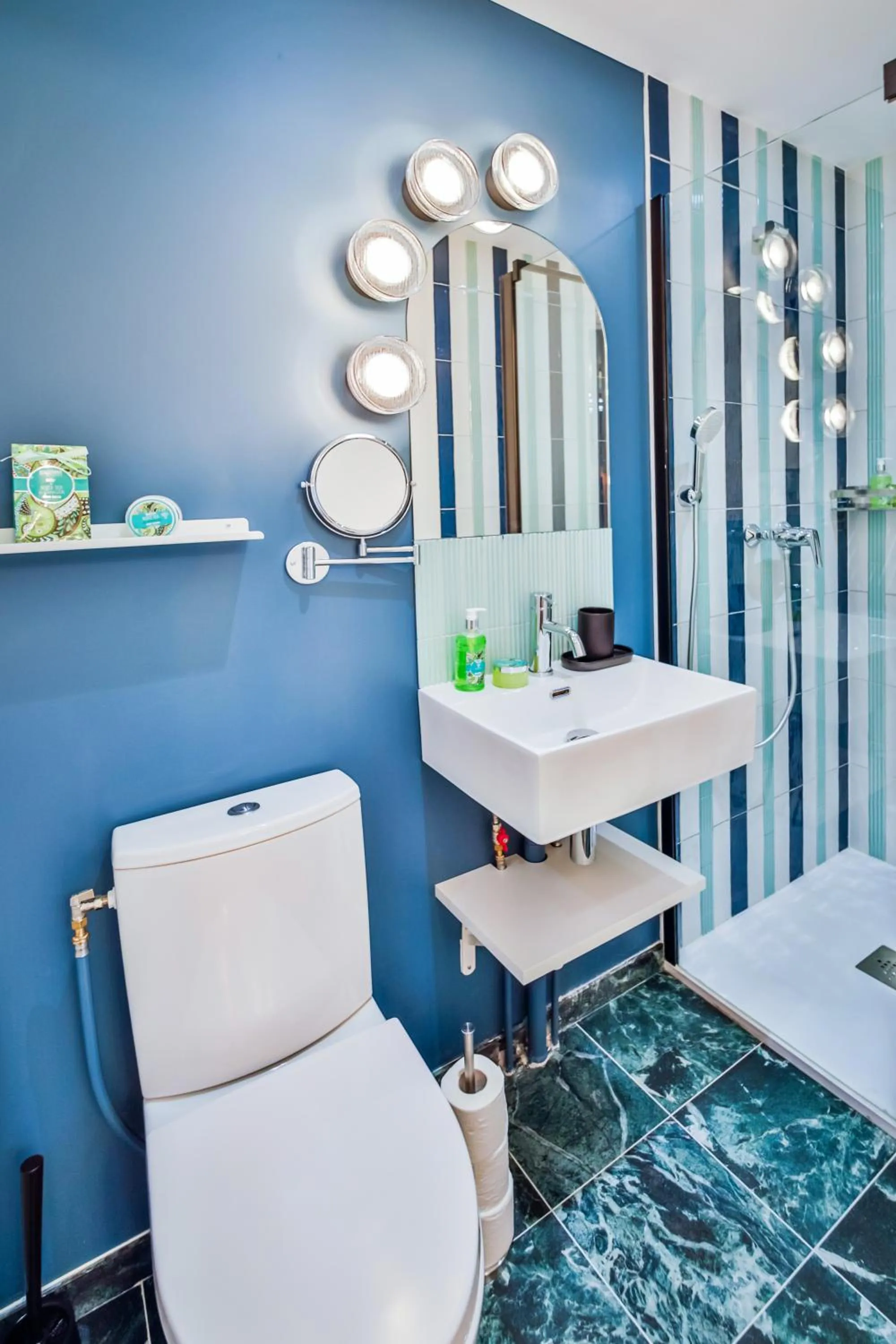 Bathroom in WS Molitor - Auteuil