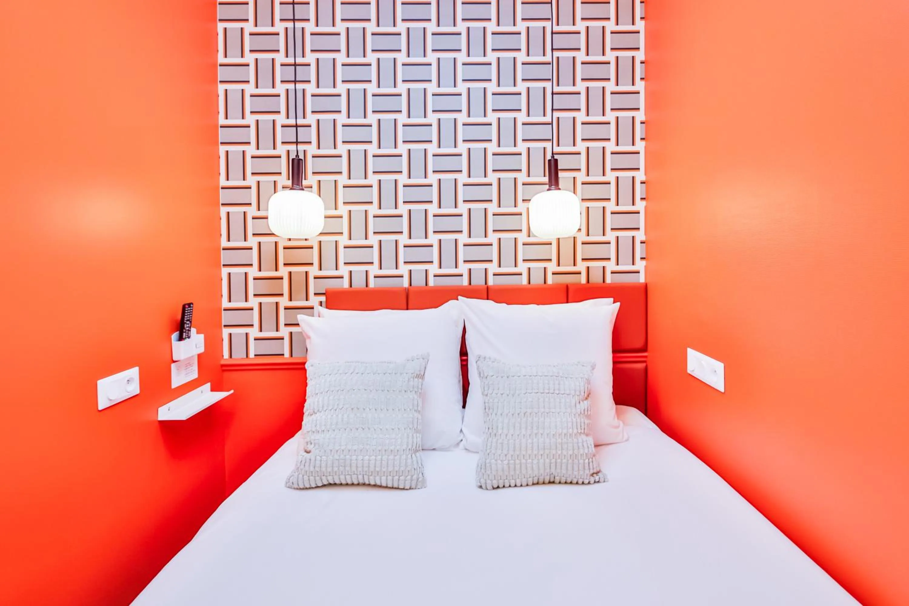 Bed in WS Molitor - Auteuil