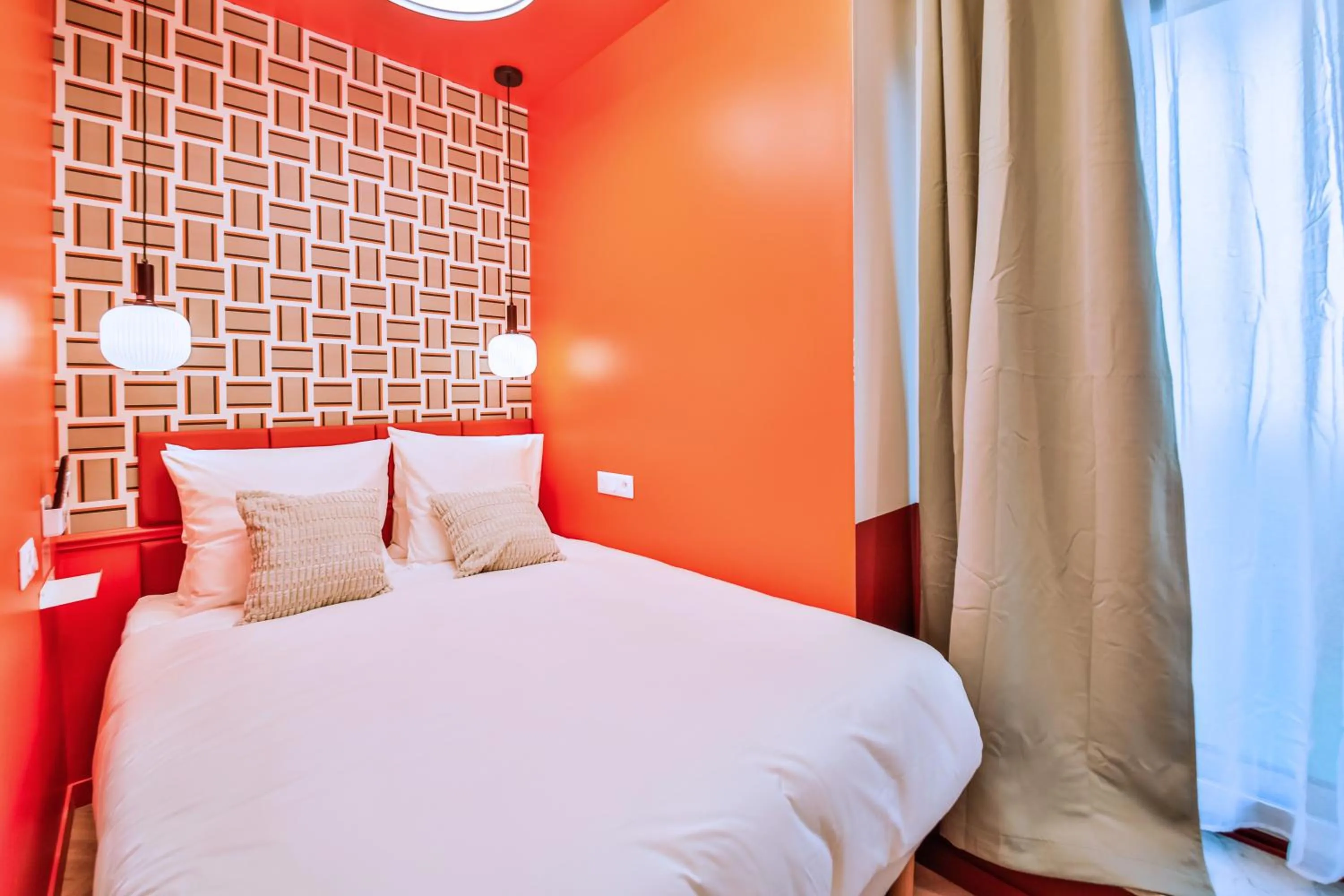 Bed in WS Molitor - Auteuil