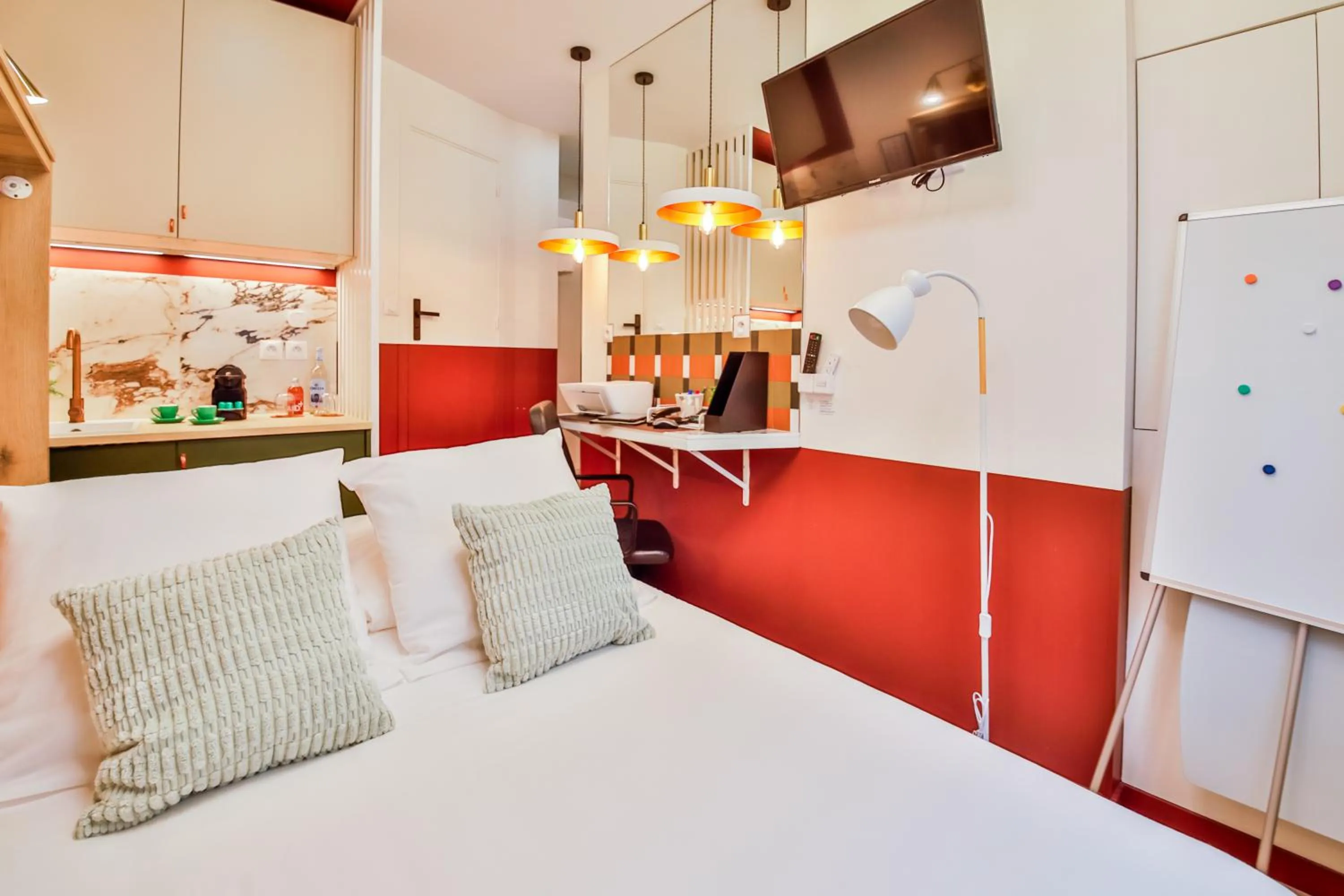 Bed in WS Molitor - Auteuil