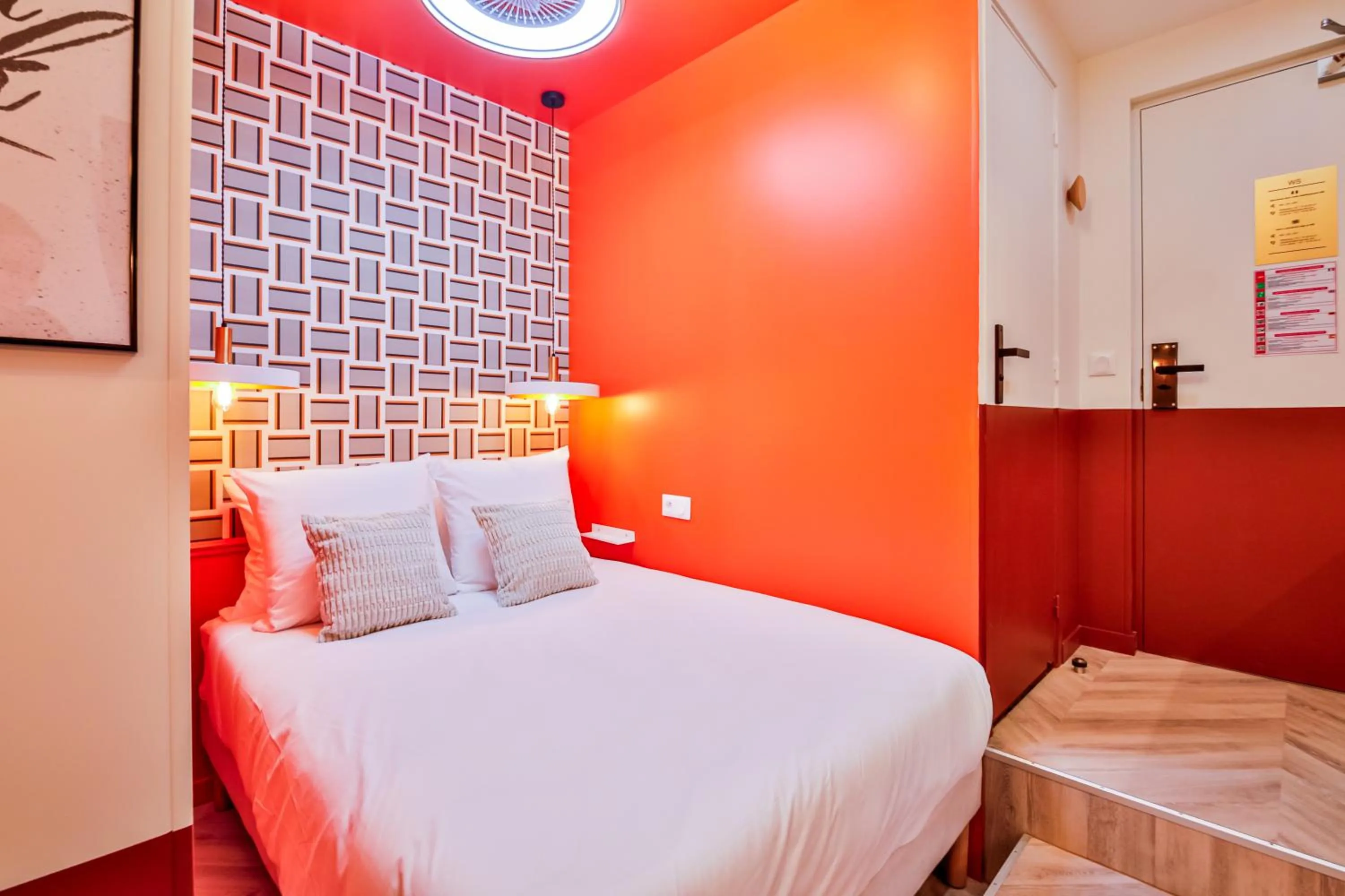 Bed in WS Molitor - Auteuil