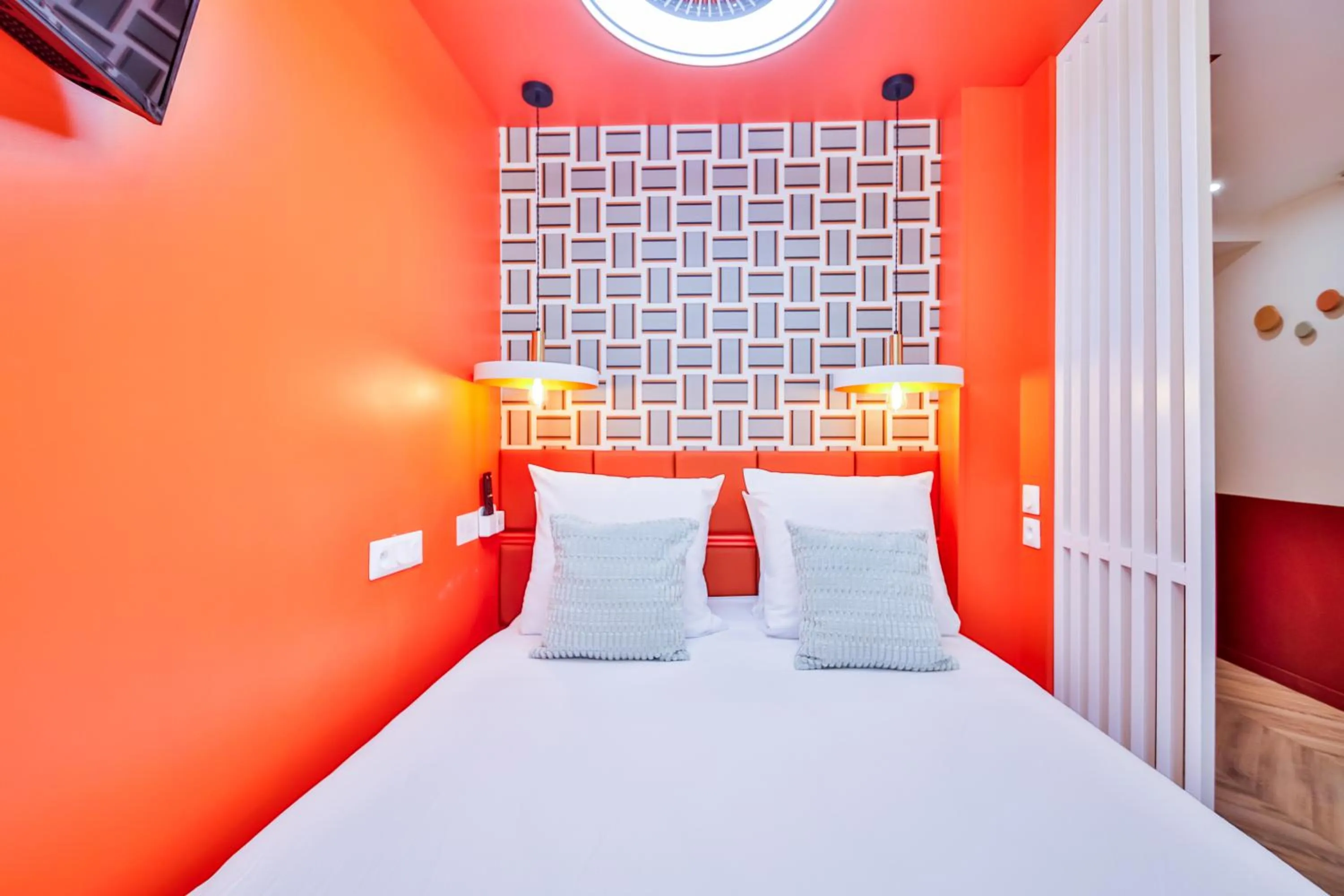 Bed in WS Molitor - Auteuil