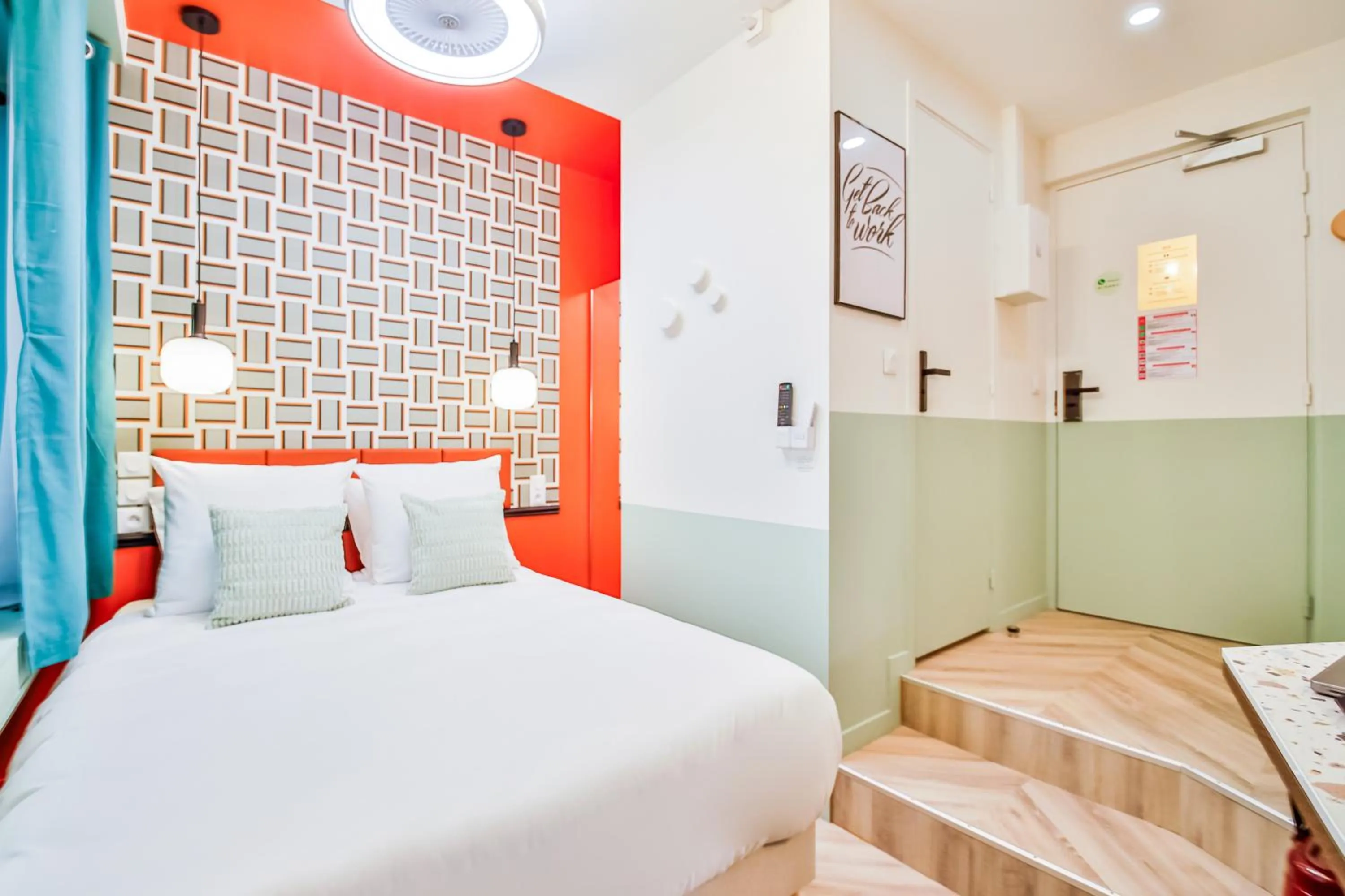 Bed in WS Molitor - Auteuil