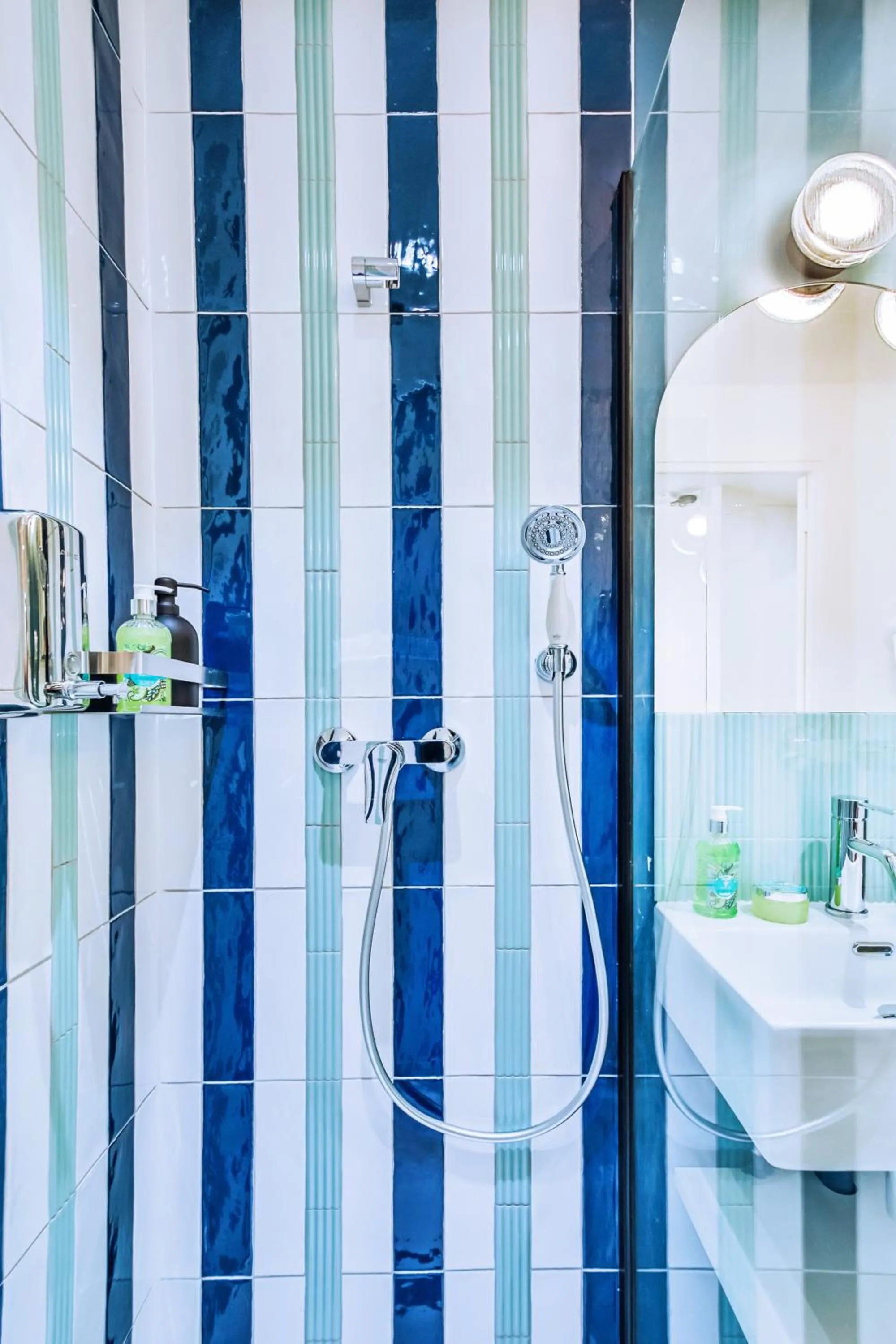 Shower in WS Molitor - Auteuil