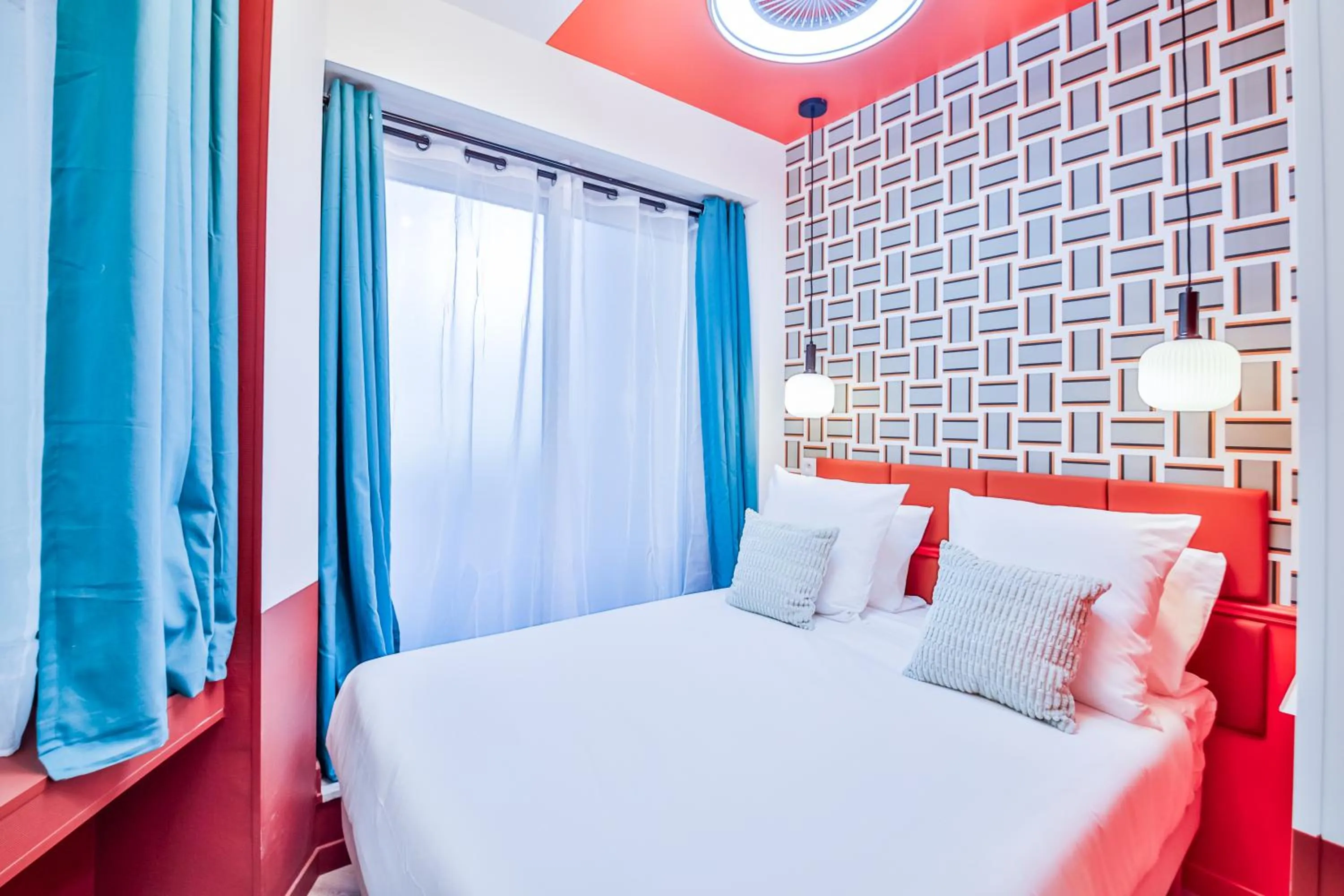 Bed in WS Molitor - Auteuil