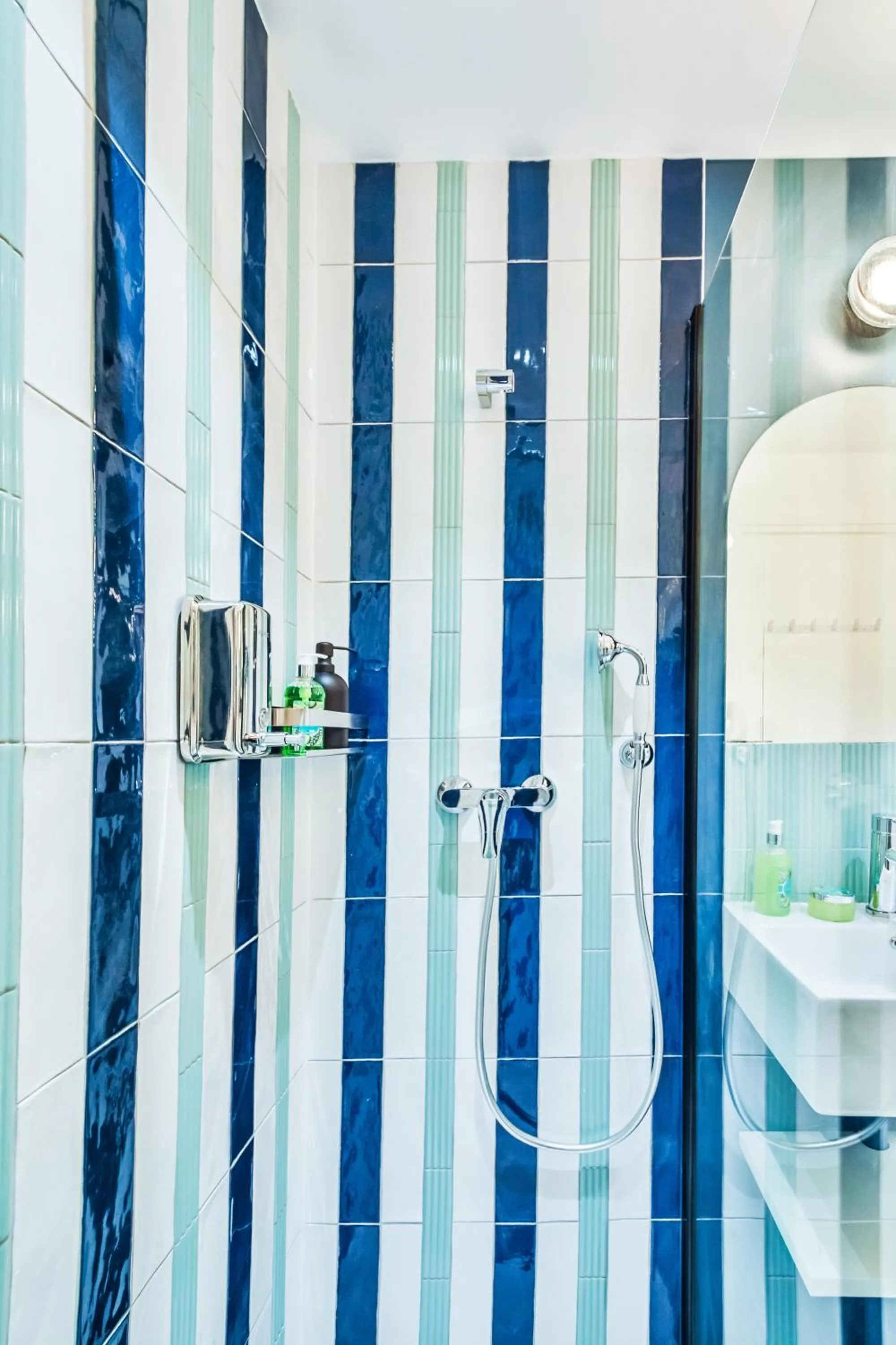 Shower in WS Molitor - Auteuil