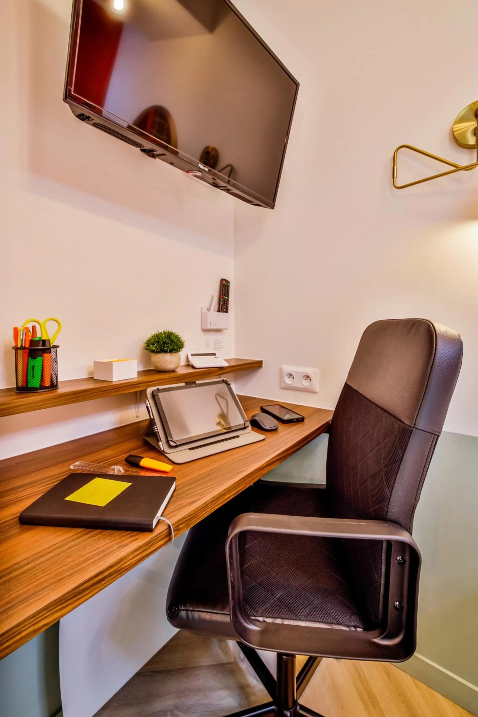 TV and multimedia in WS Molitor - Auteuil