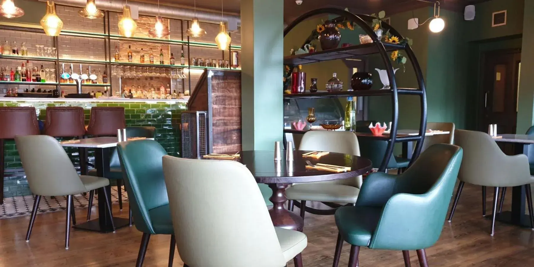 Restaurant/places to eat in Royal Hotel Restaurant/places to eat in Royal Hotel