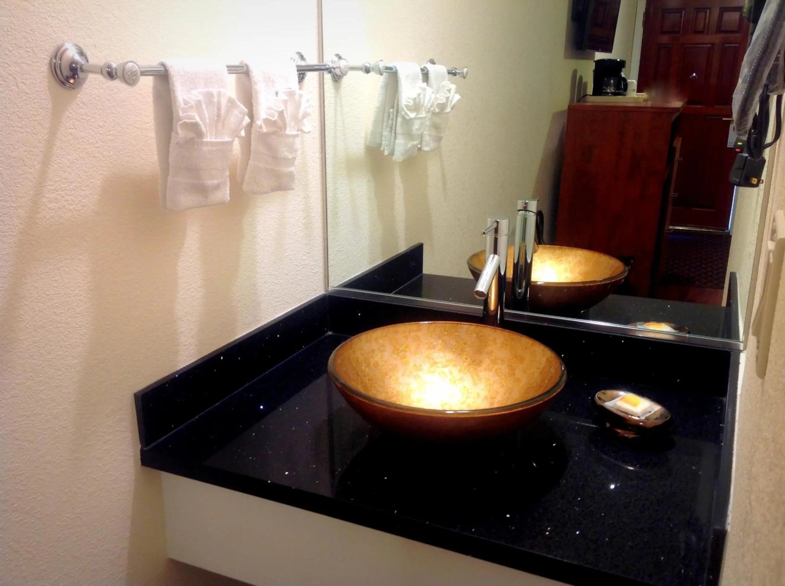 FairBridge Inn & Suites Gateway to Yosemite