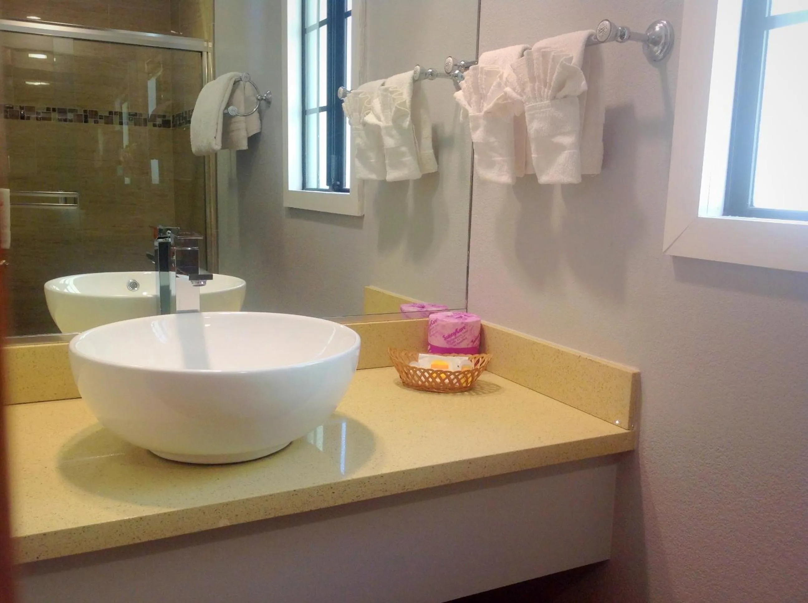 FairBridge Inn & Suites Gateway to Yosemite